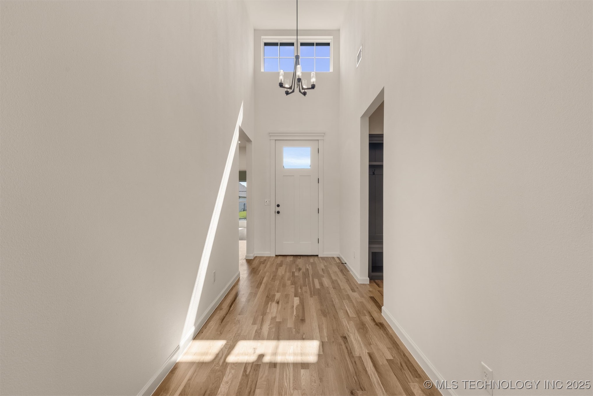 5114 S Everett Drive Property Photo 12