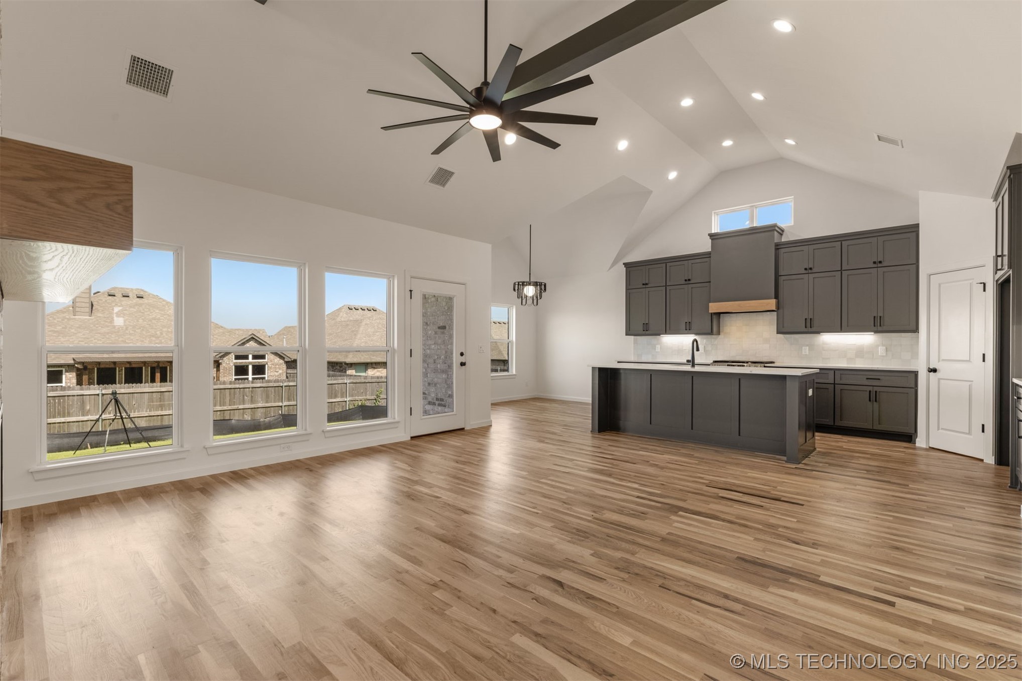 5114 S Everett Drive Property Photo 16