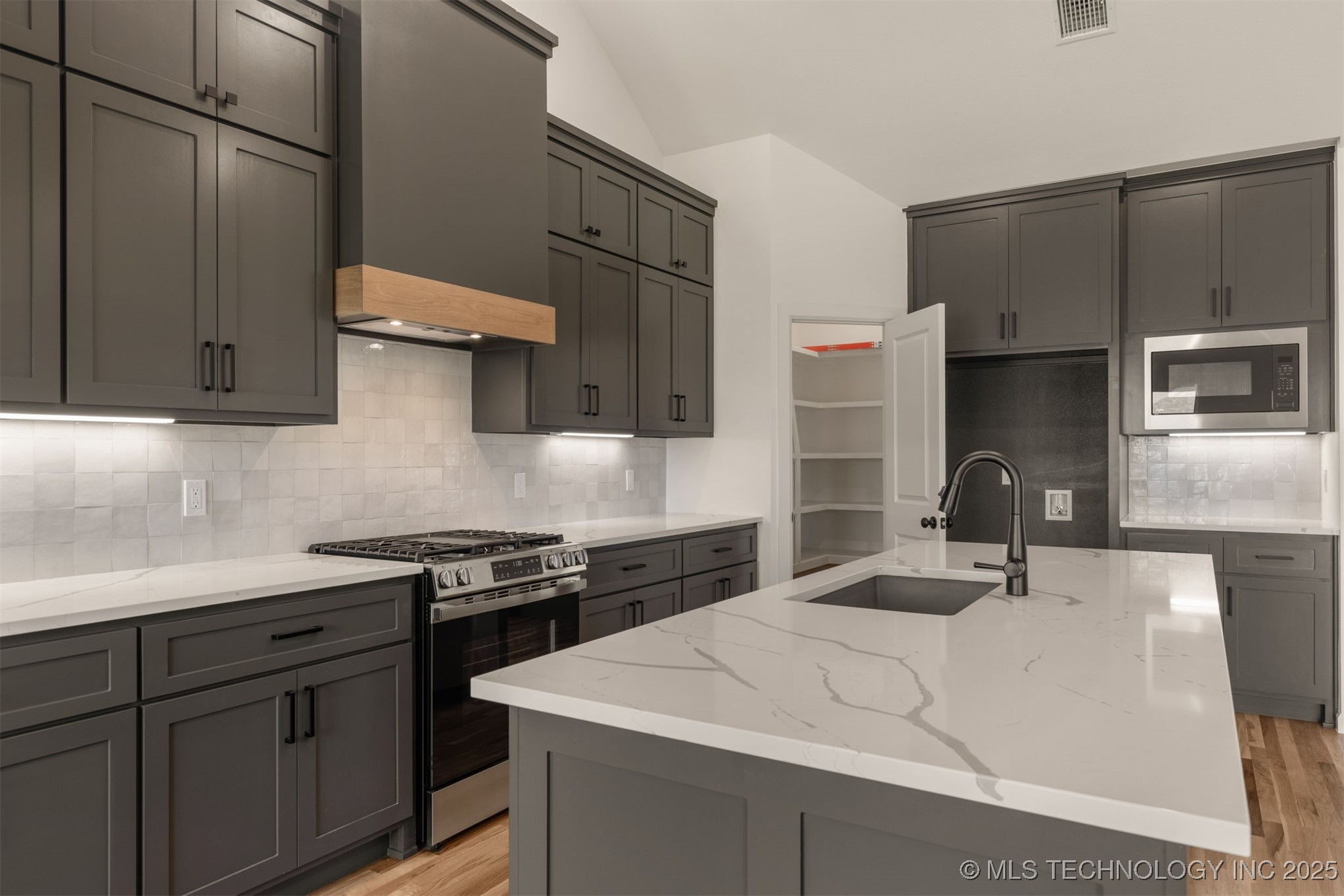 5114 S Everett Drive Property Photo 28