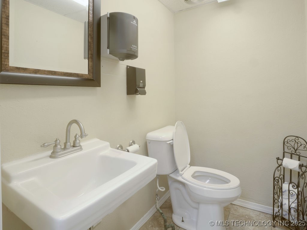 1550 S Virginia Avenue Property Photo 20