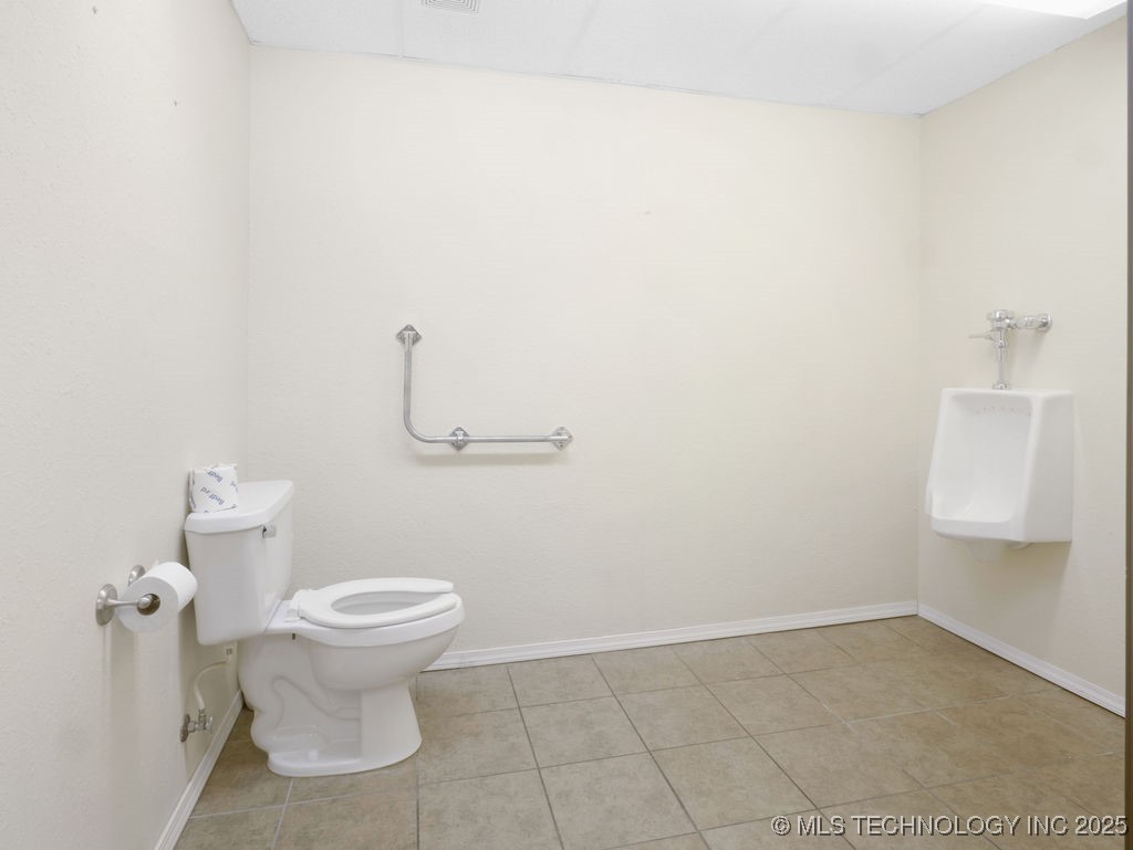 1550 S Virginia Avenue Property Photo 32