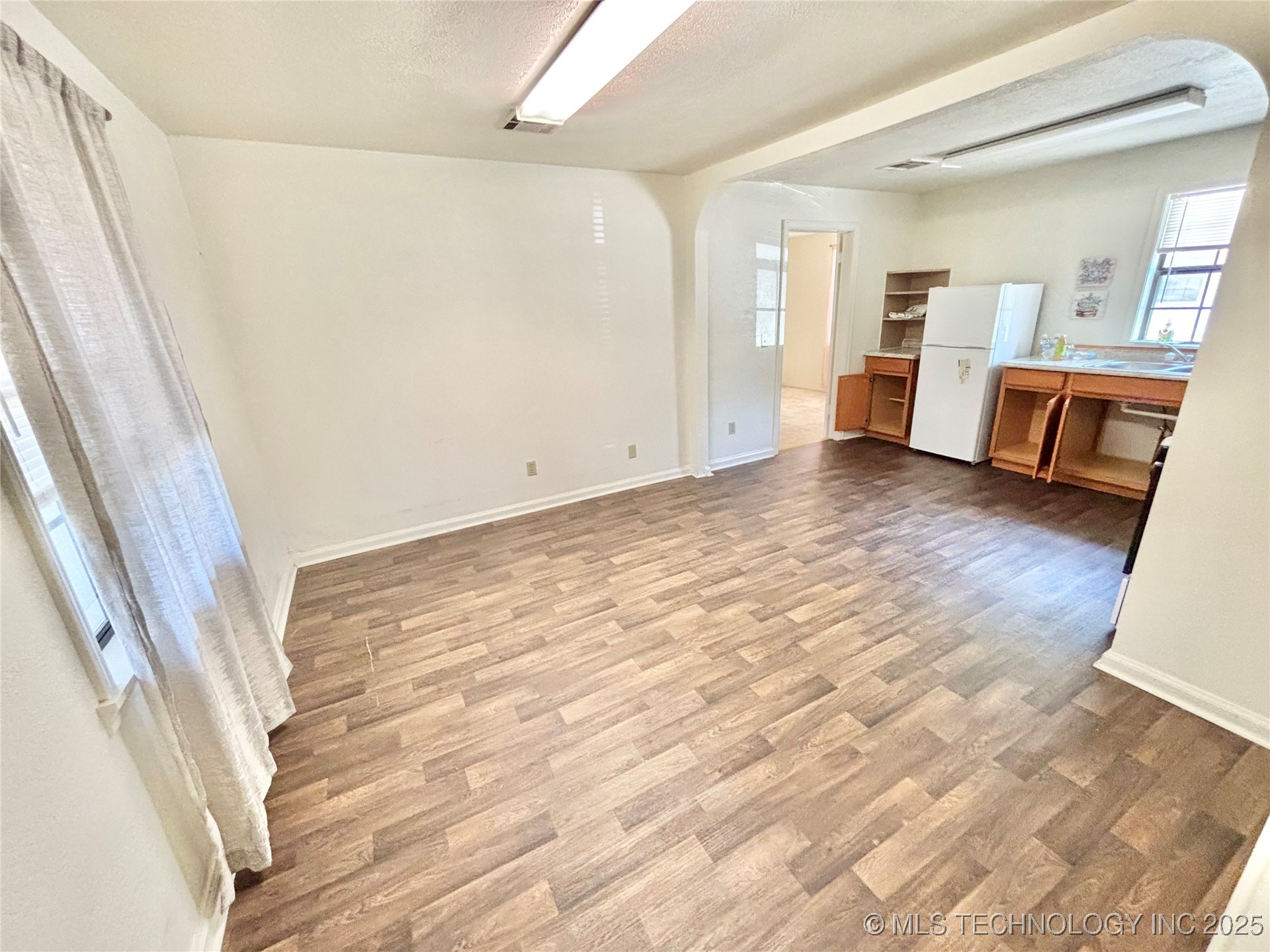 517 E Main Street Property Photo 8