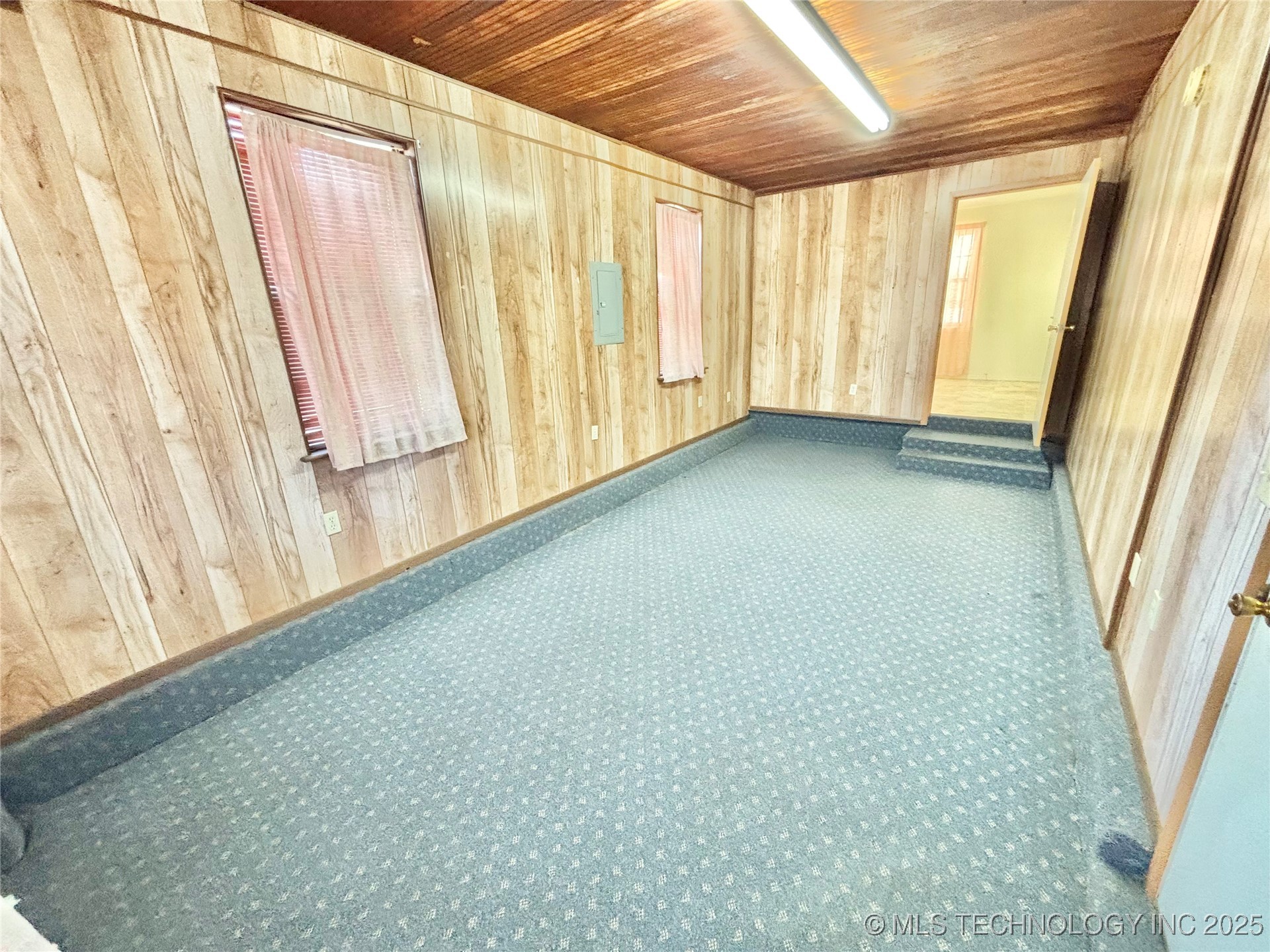 517 E Main Street Property Photo 11