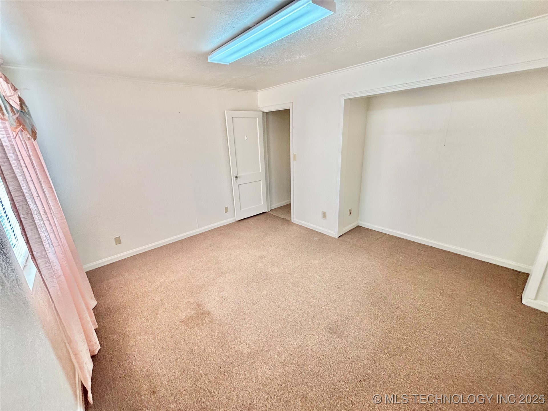 517 E Main Street Property Photo 13