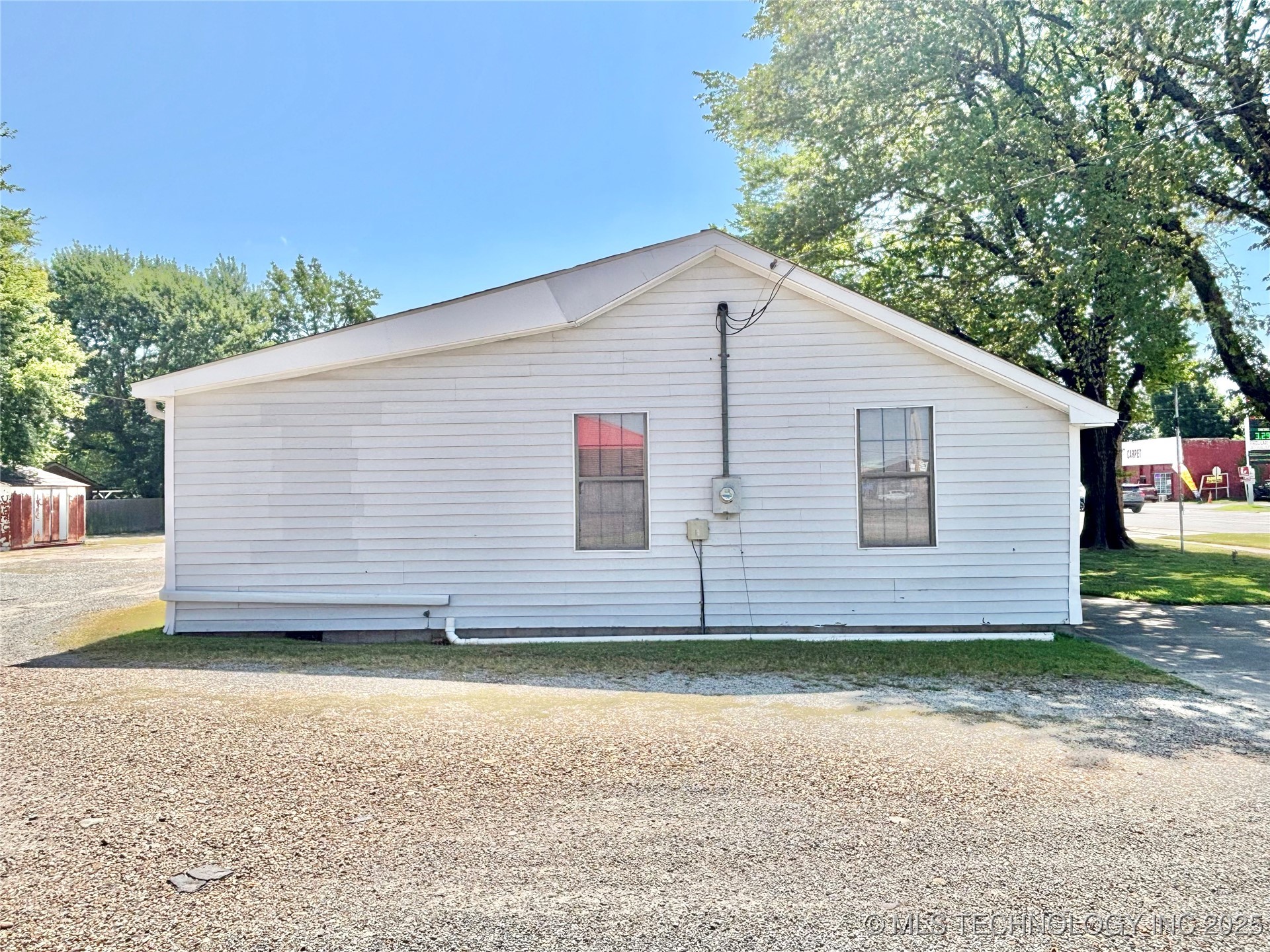 517 E Main Street Property Photo 18