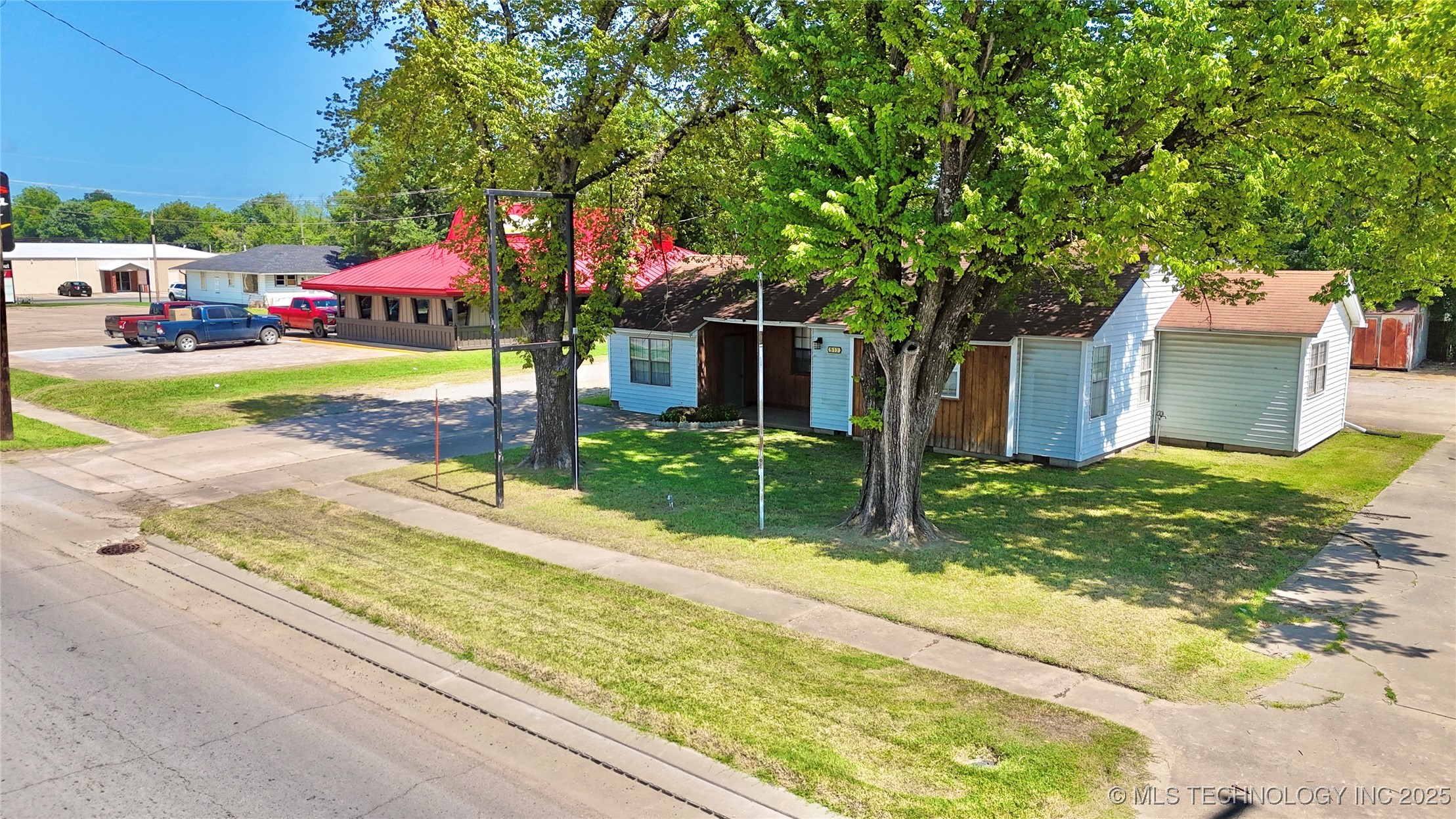 517 E Main Street Property Photo 20