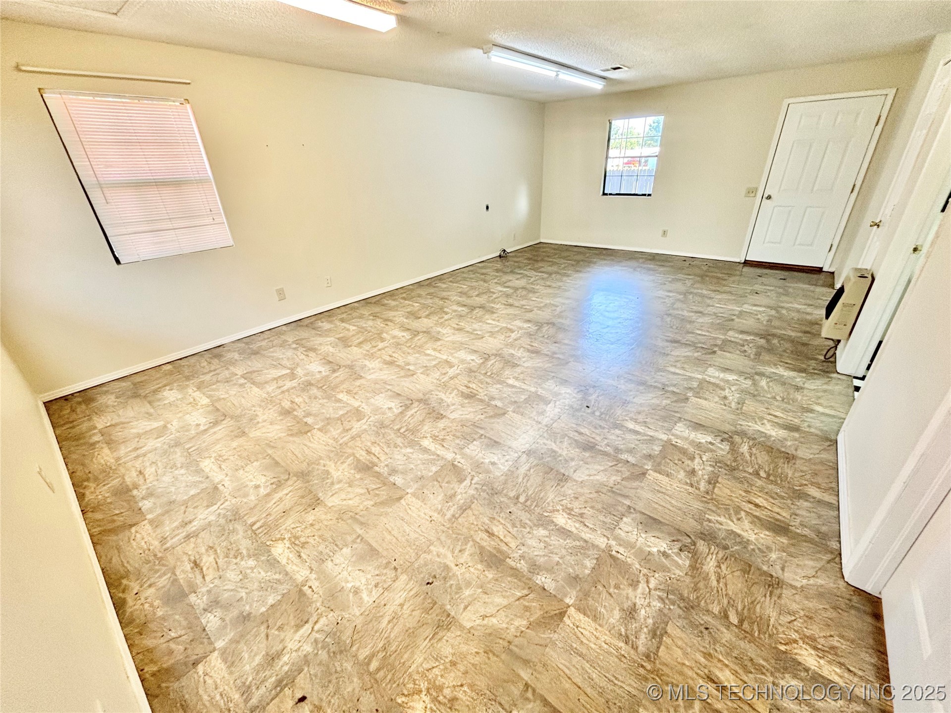 517 E Main Street Property Photo 33