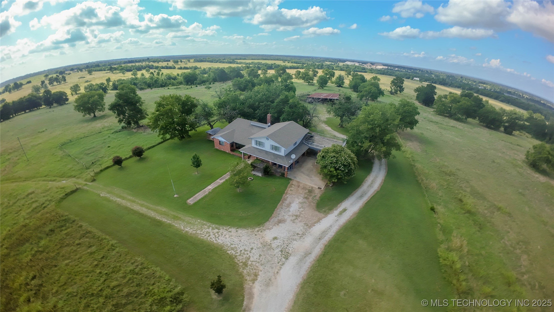 2343 E 2050 Property Photo 2