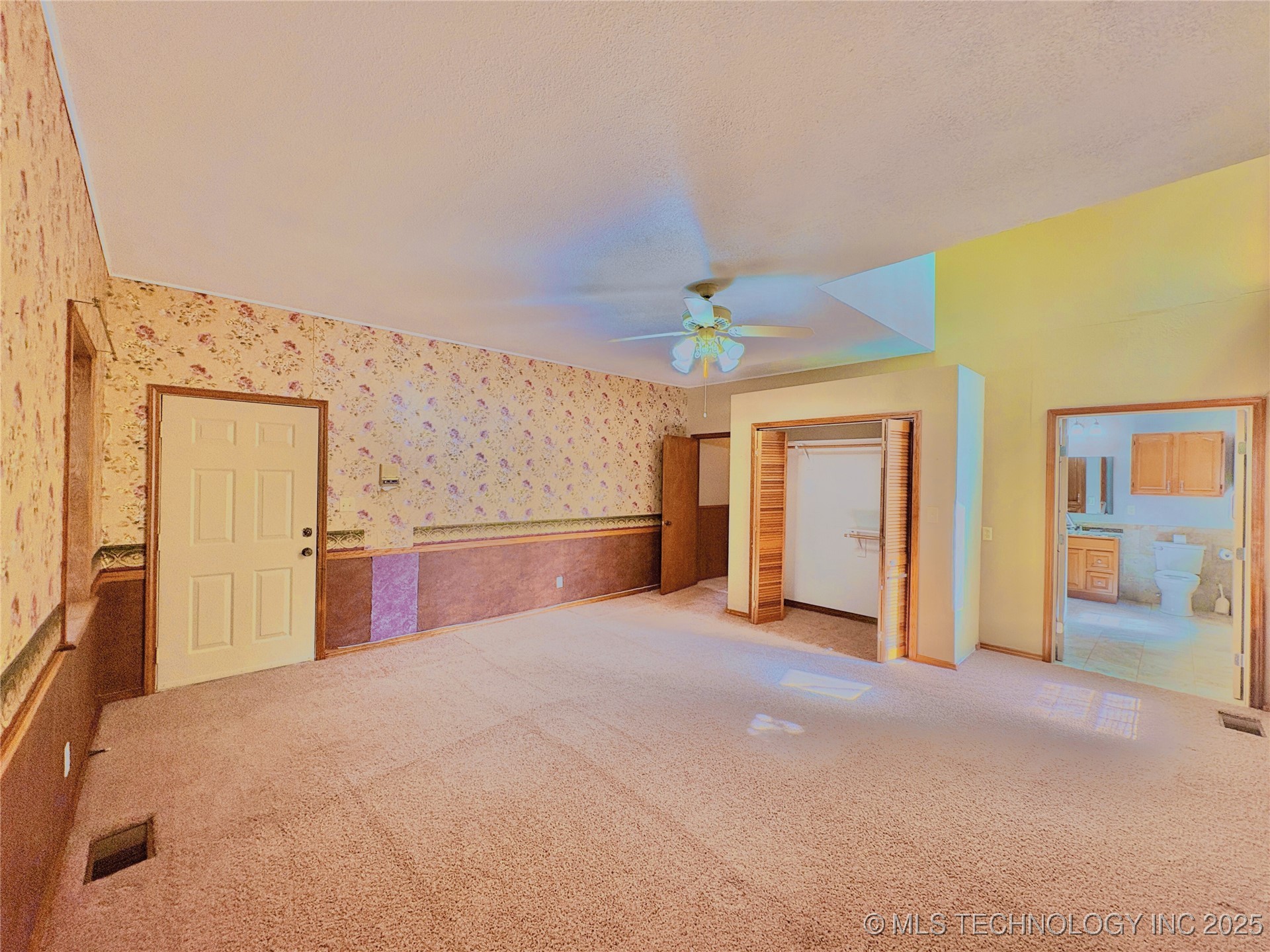 2343 E 2050 Property Photo 12