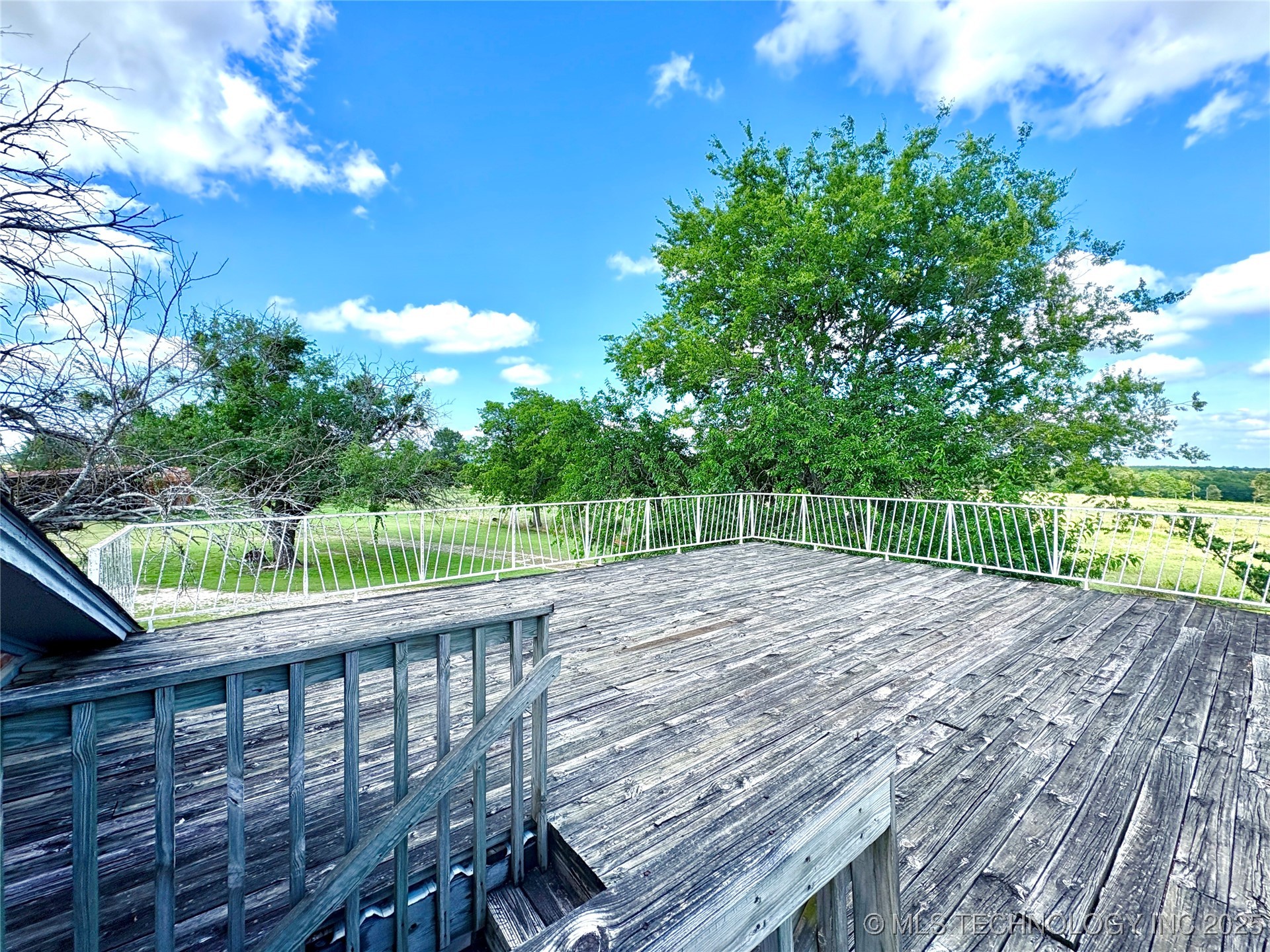 2343 E 2050 Property Photo 18