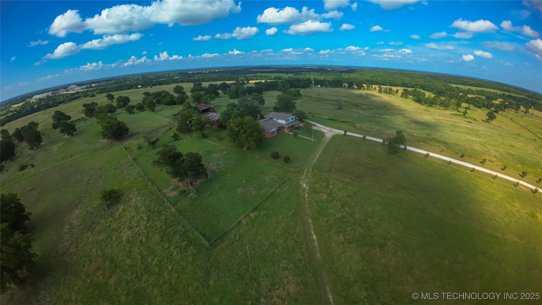 2343 E 2050 Property Photo 20