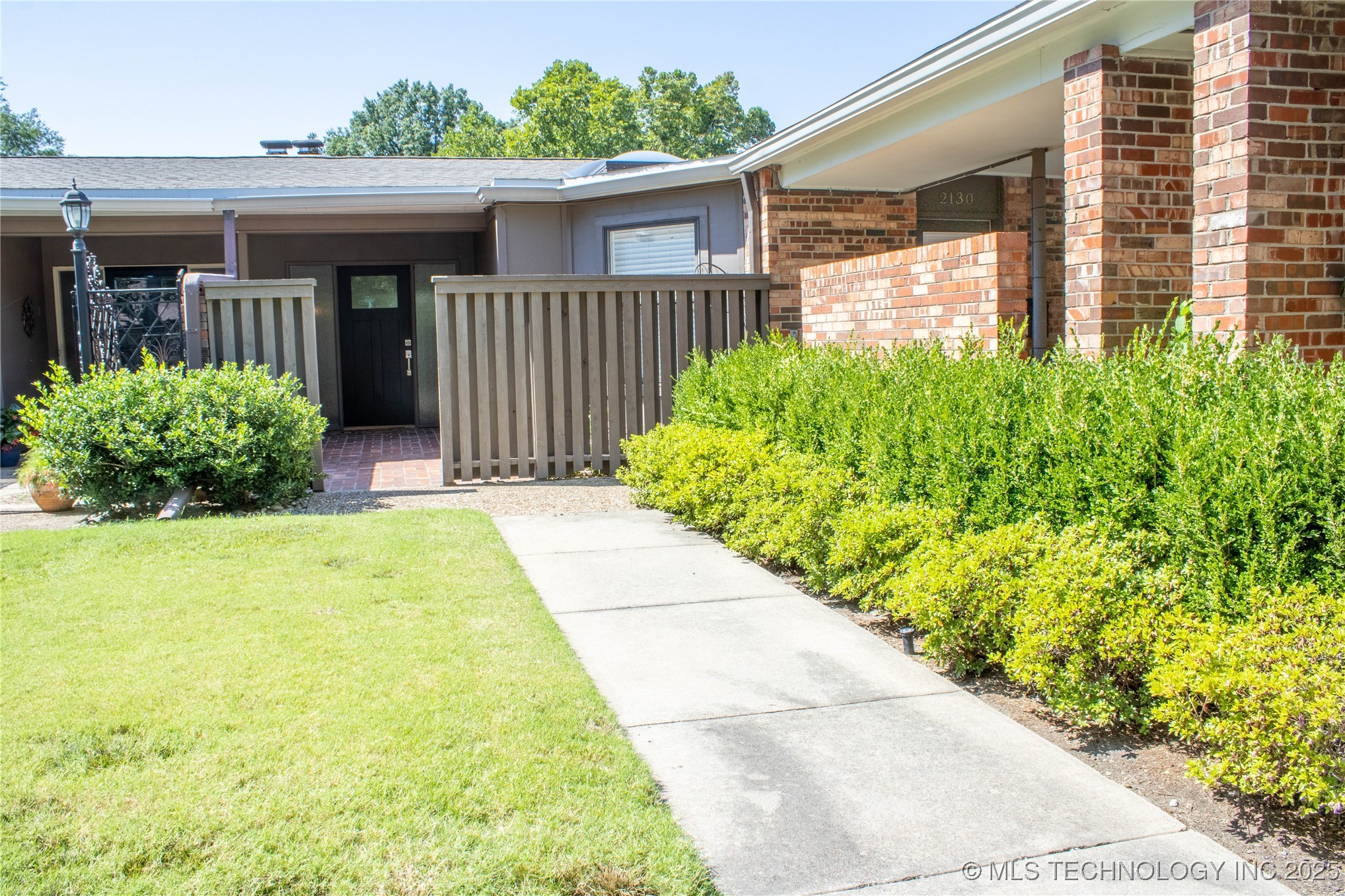 2130 E 59th Street 3a Property Photo 1