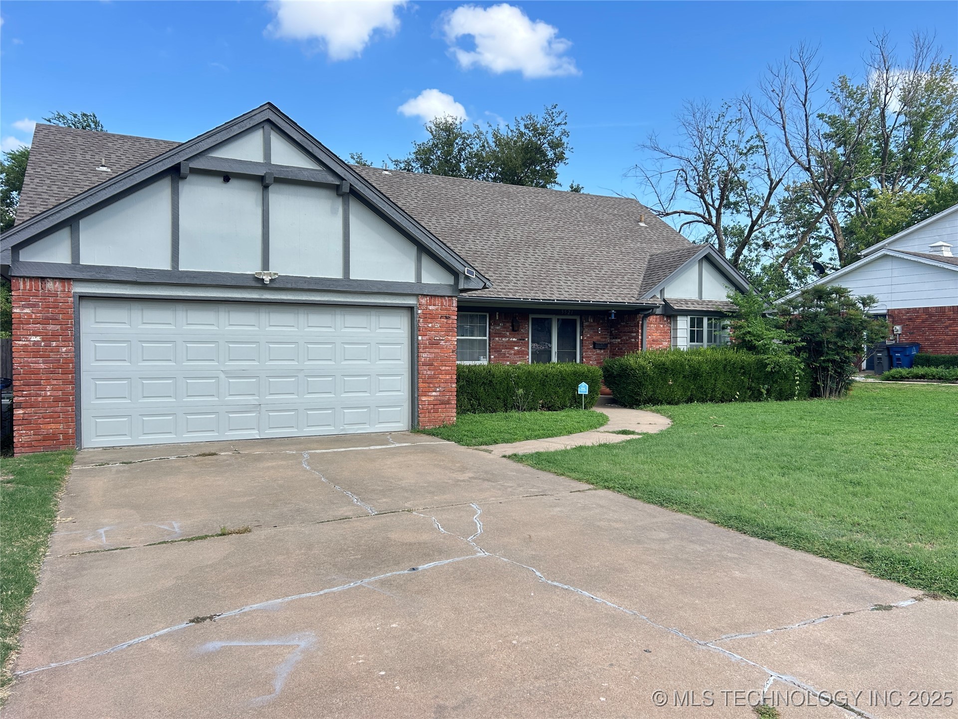 5521 S 76th East Avenue E Property Photo 2