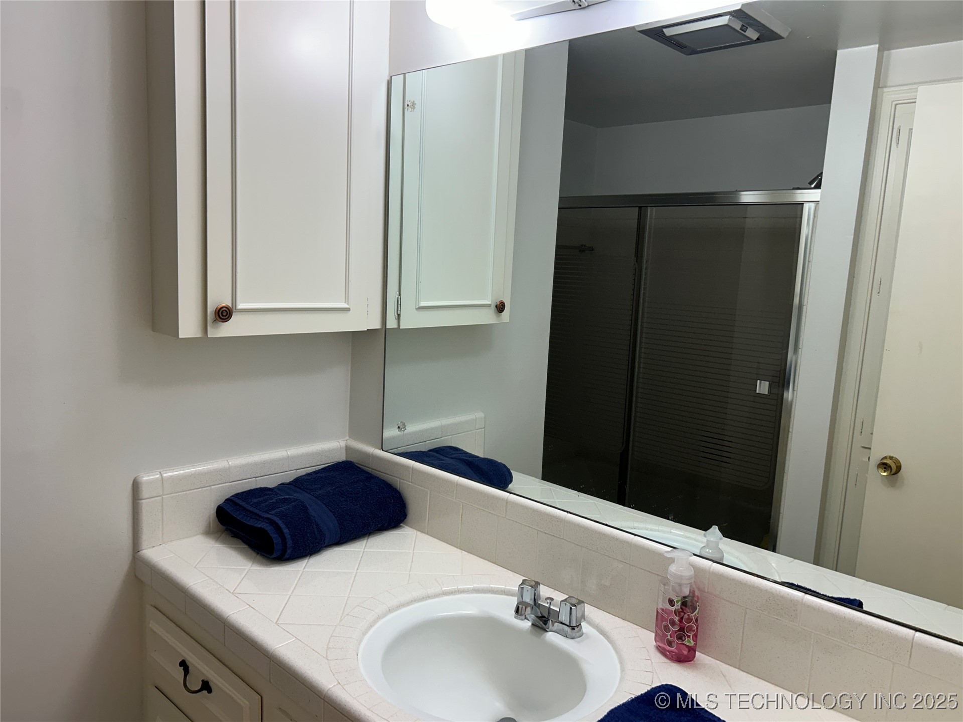 5521 S 76th East Avenue E Property Photo 8