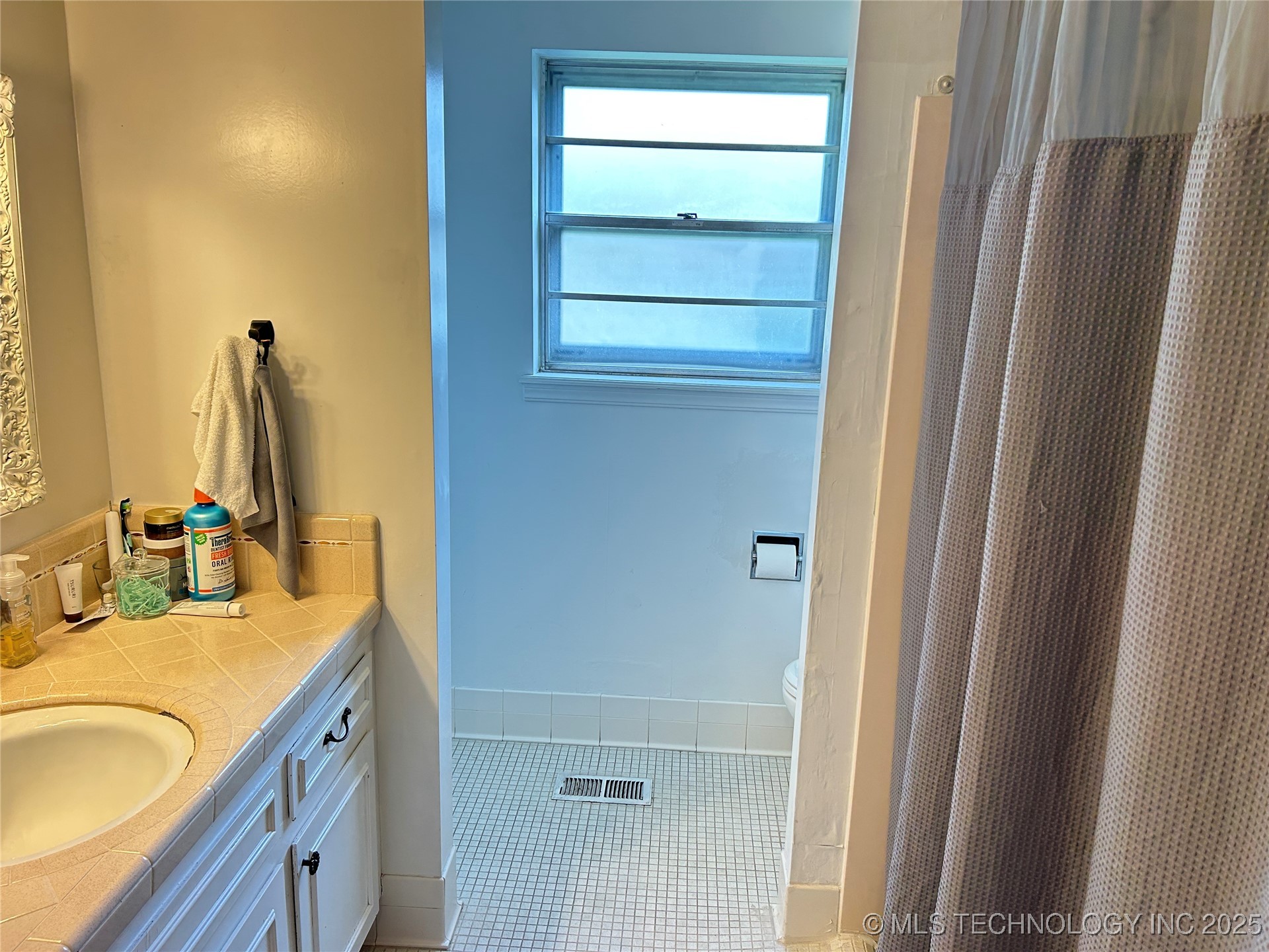 5521 S 76th East Avenue E Property Photo 11