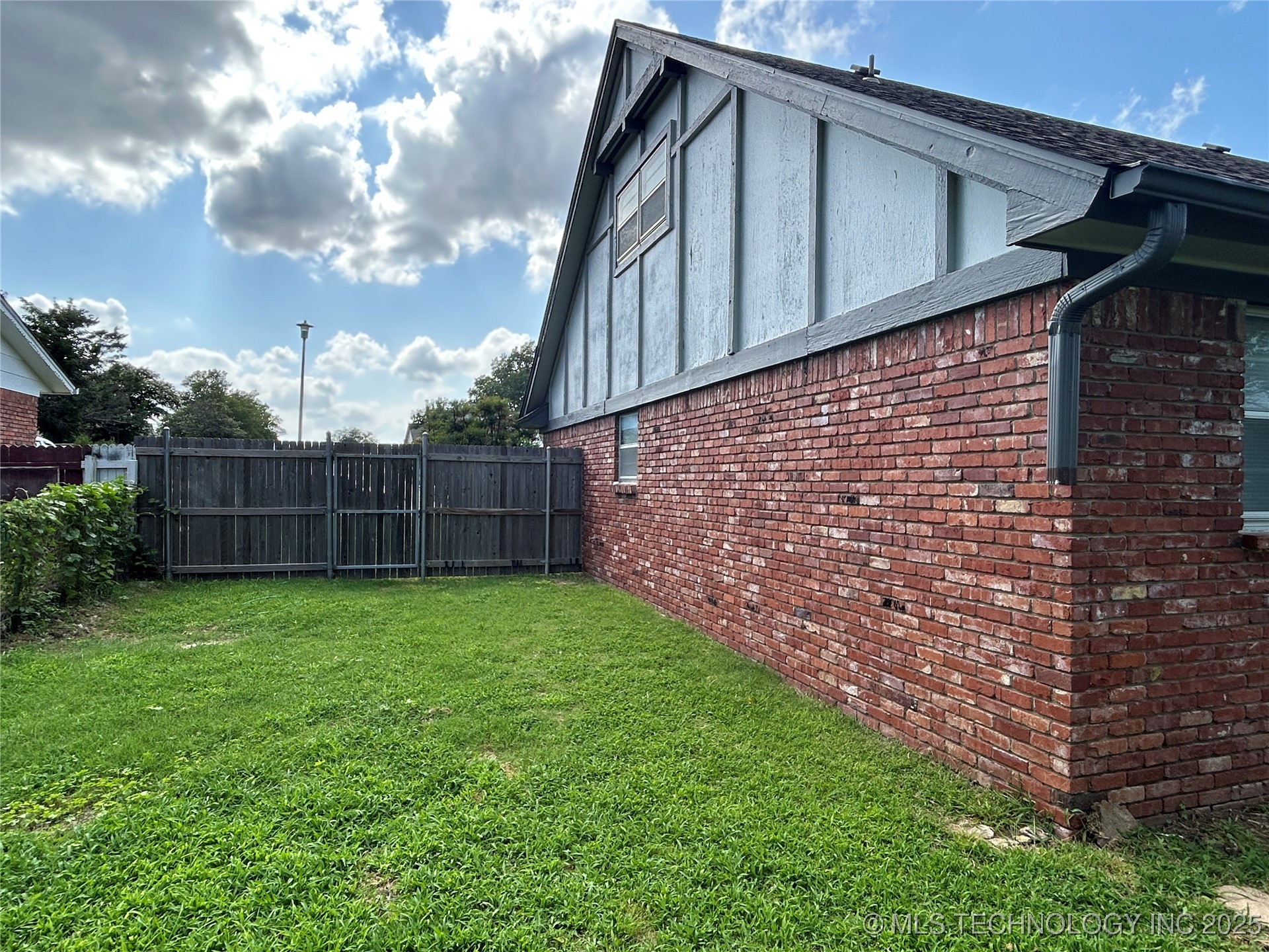 5521 S 76th East Avenue E Property Photo 19