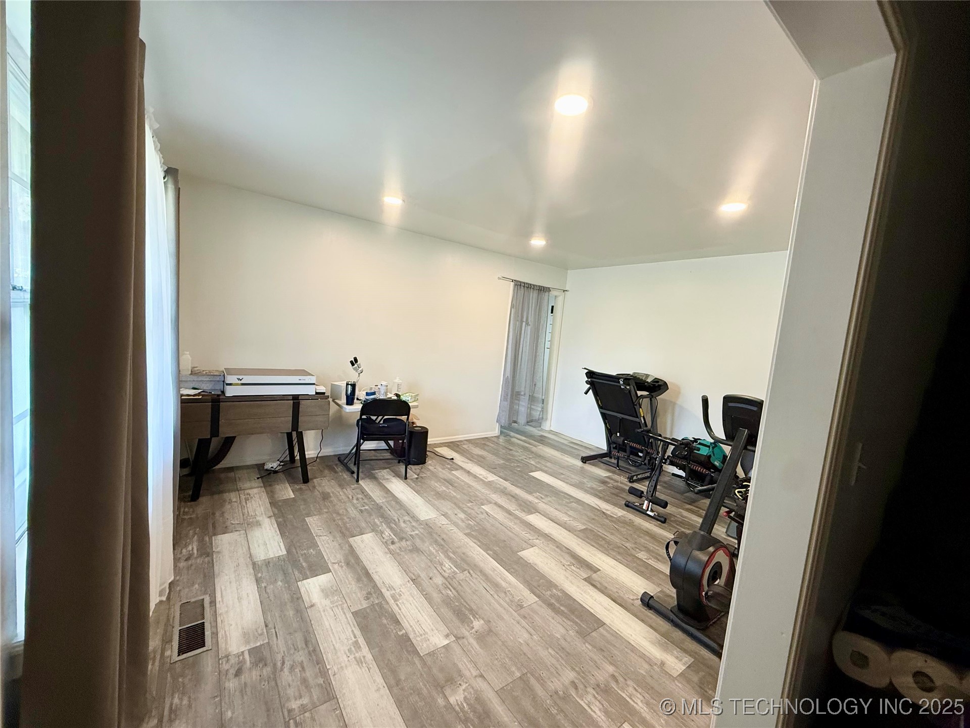 5521 S 76th East Avenue E Property Photo 23