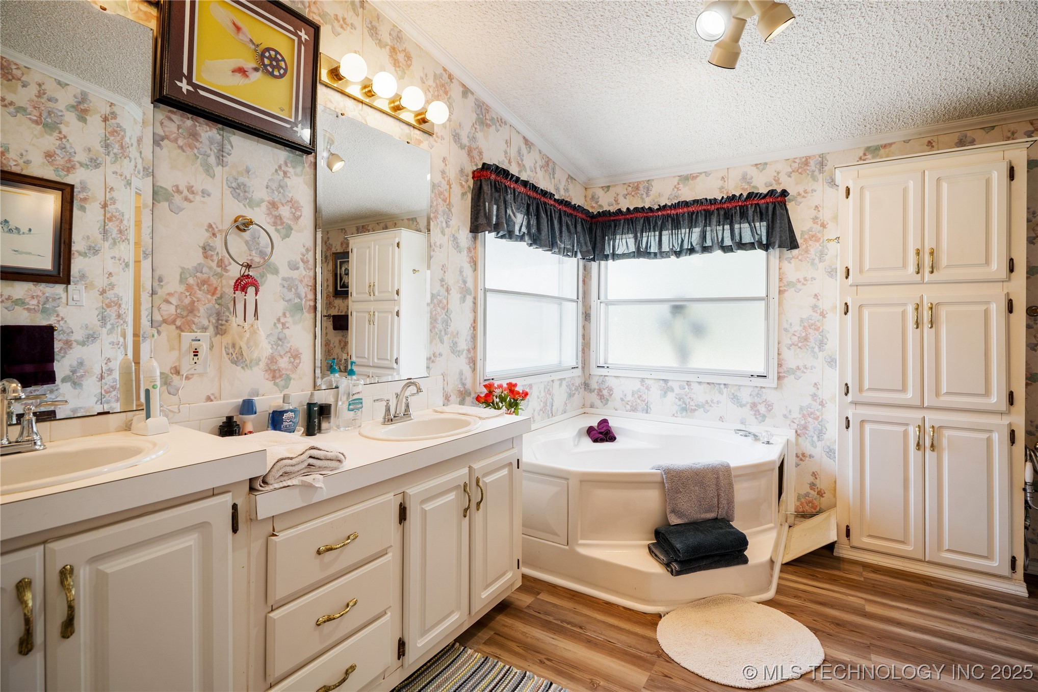 426670 Texanna Property Photo 17