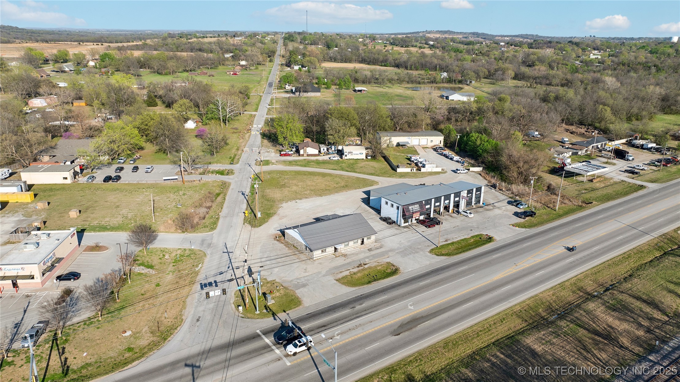 12127 S State Hwy 51 Highway Property Photo 3