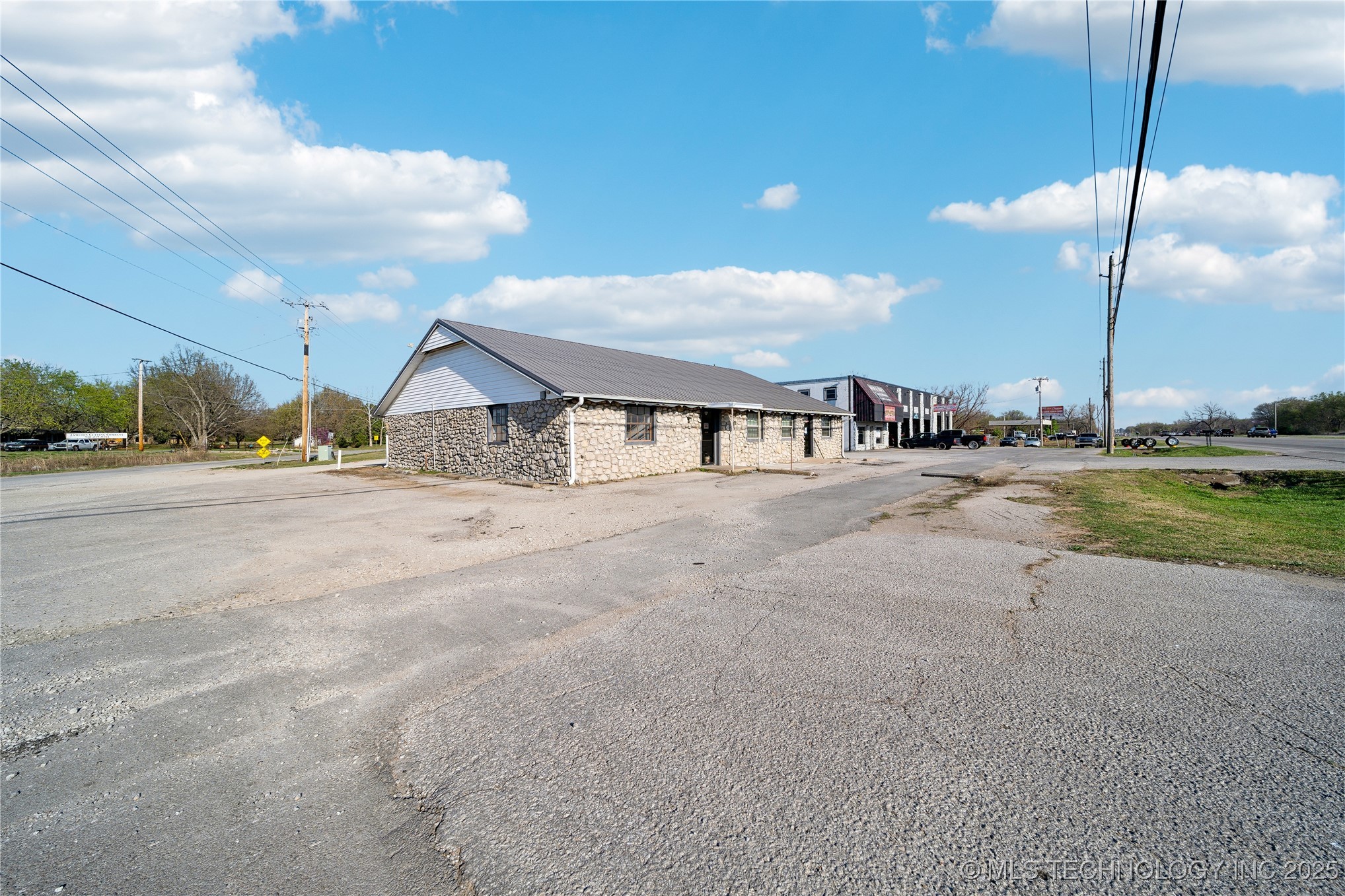 12127 S State Hwy 51 Highway Property Photo 6