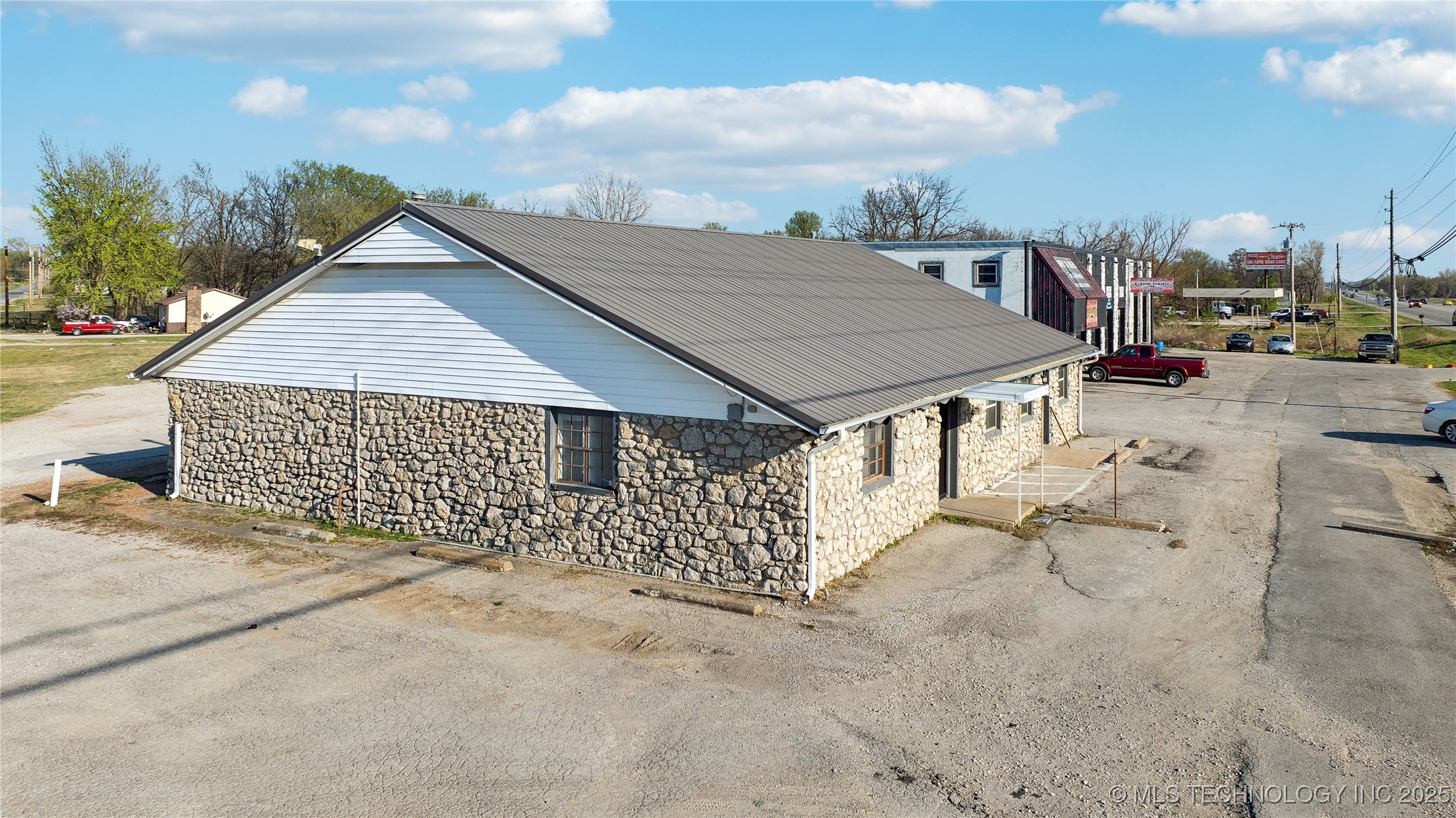 12127 S State Hwy 51 Highway Property Photo 16