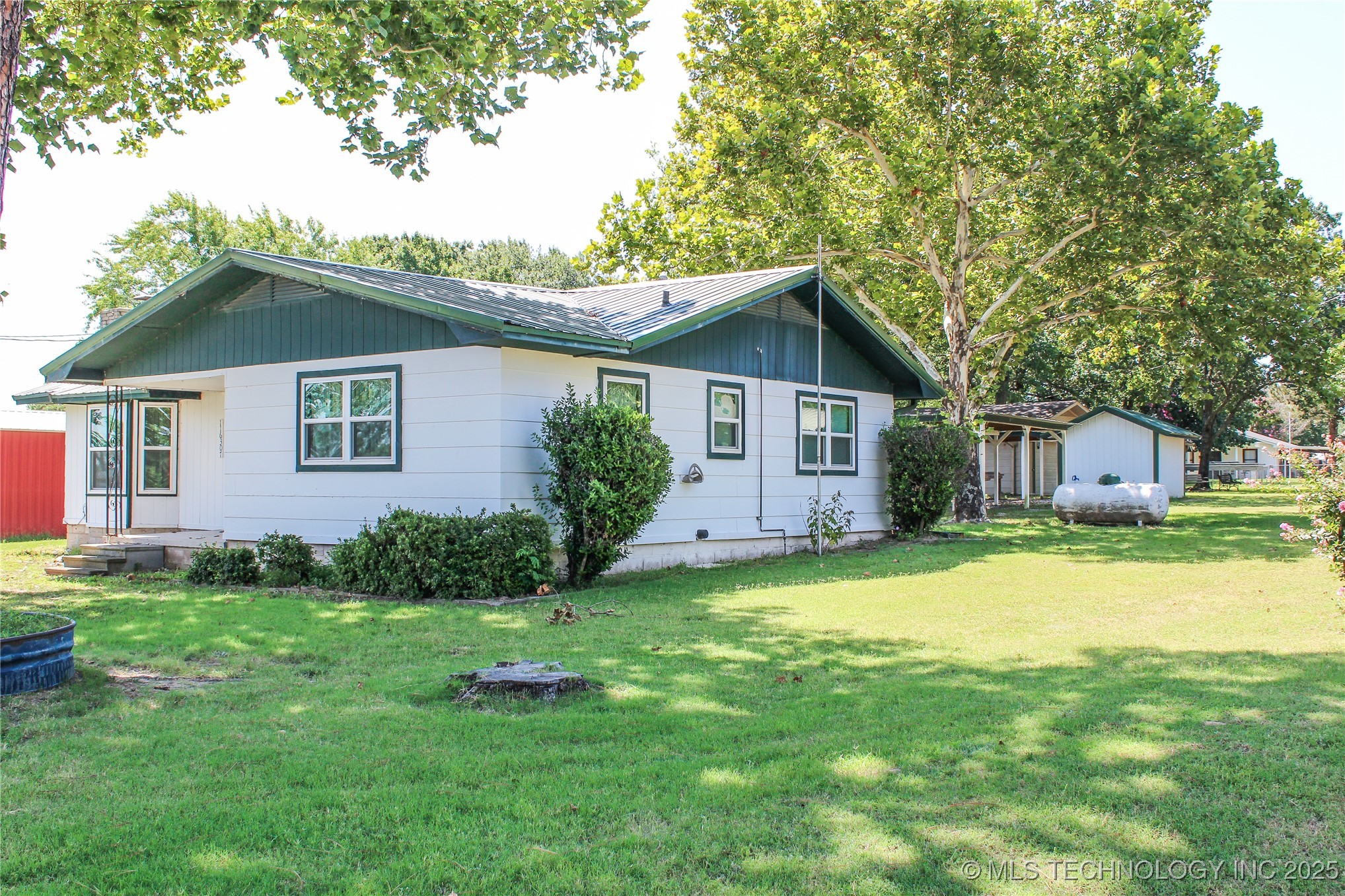 116307 S 4209 Road Property Photo 8