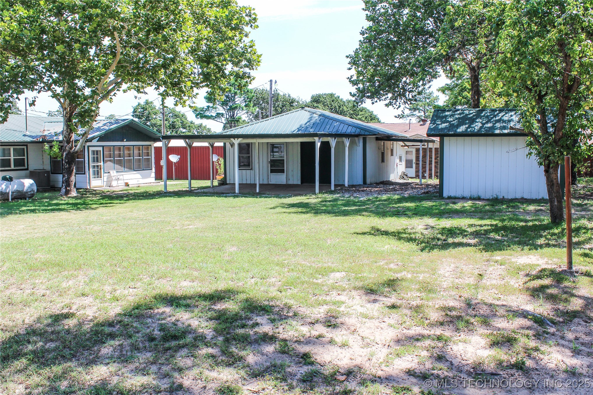 116307 S 4209 Road Property Photo 10