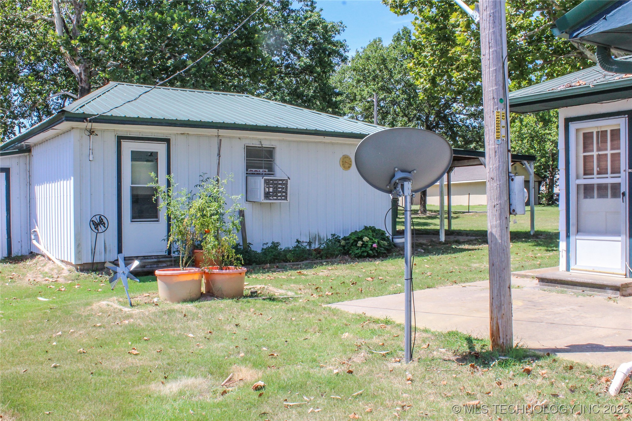 116307 S 4209 Road Property Photo 11