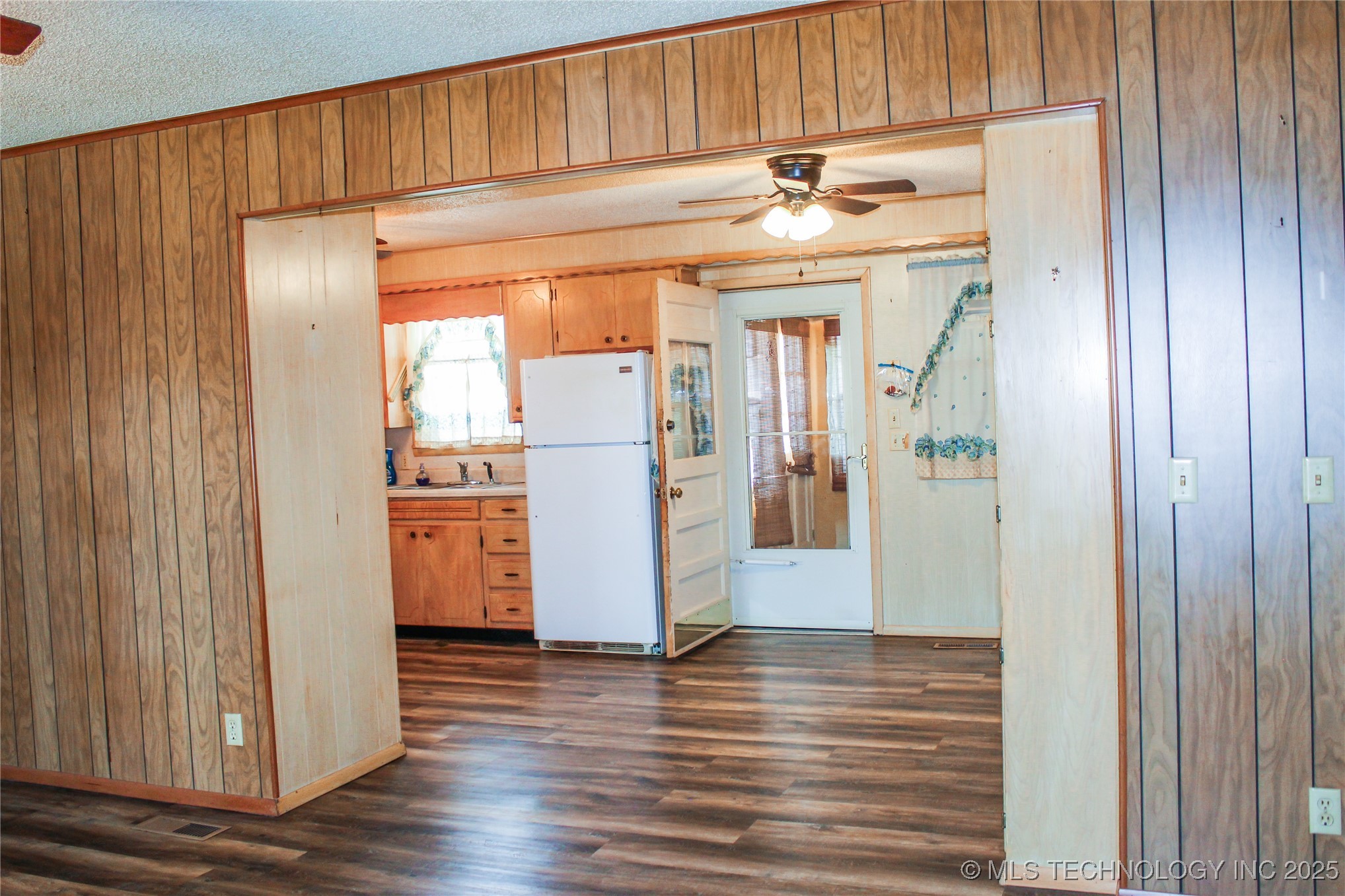 116307 S 4209 Road Property Photo 15