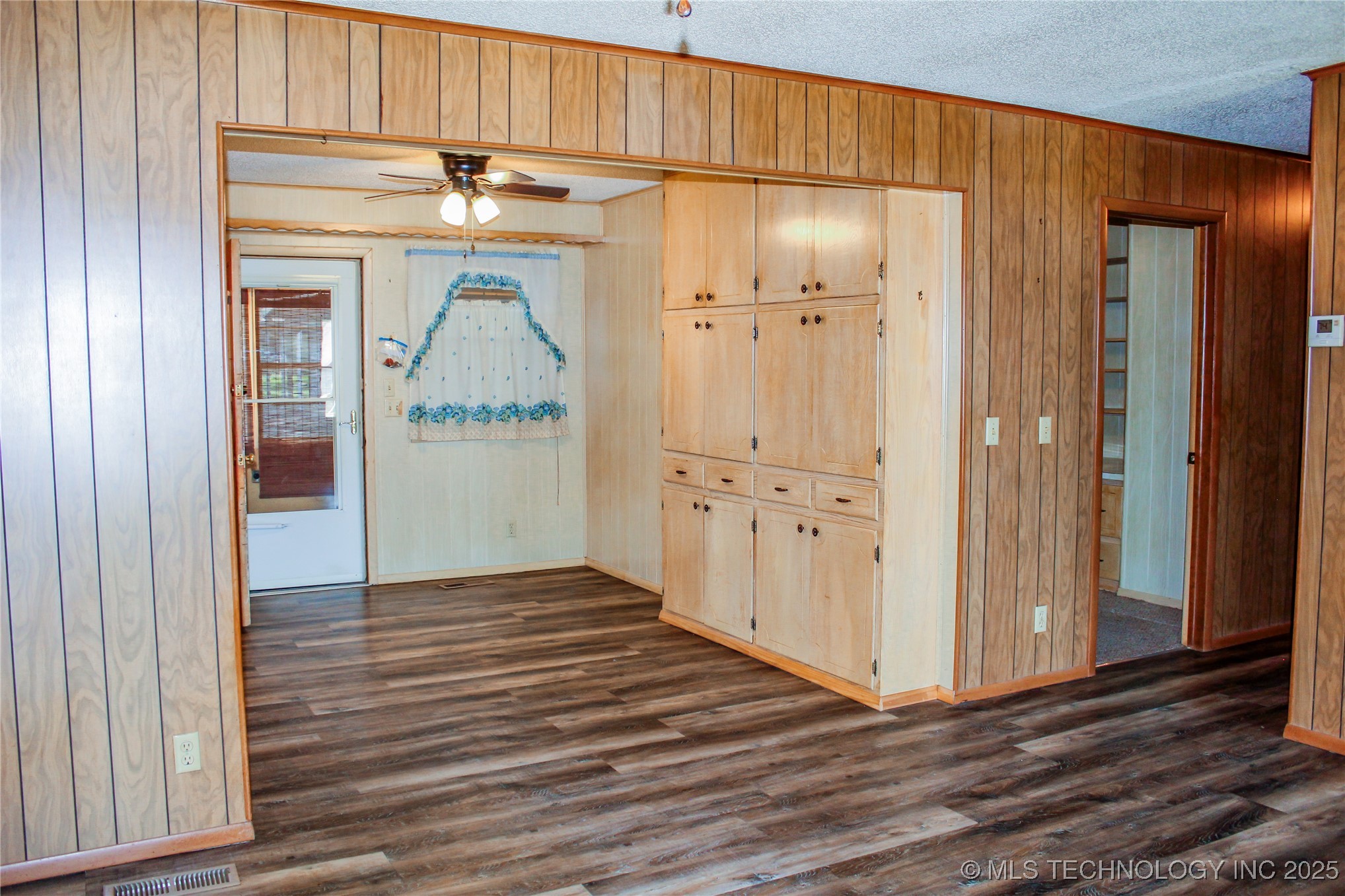 116307 S 4209 Road Property Photo 16