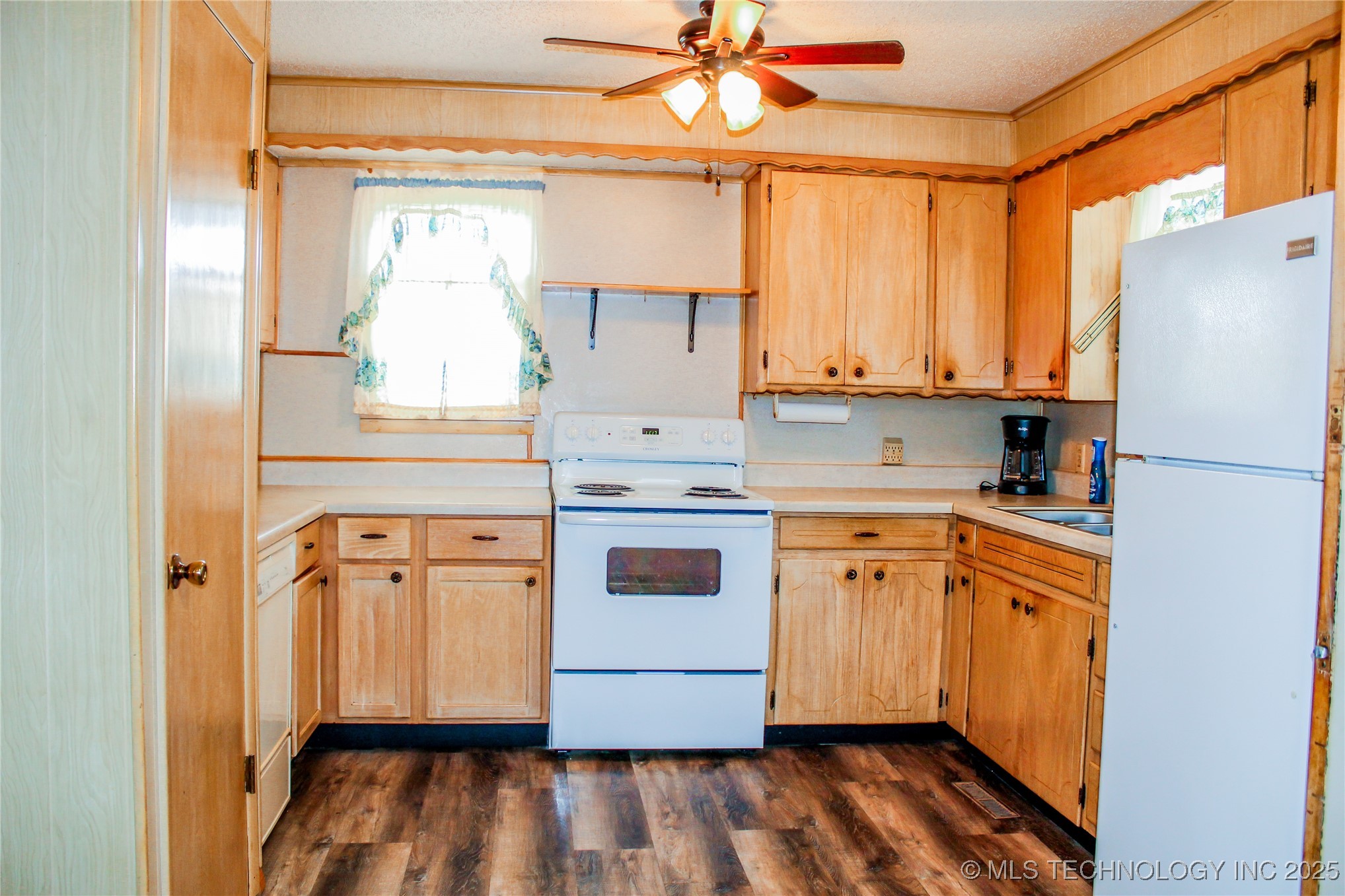 116307 S 4209 Road Property Photo 23