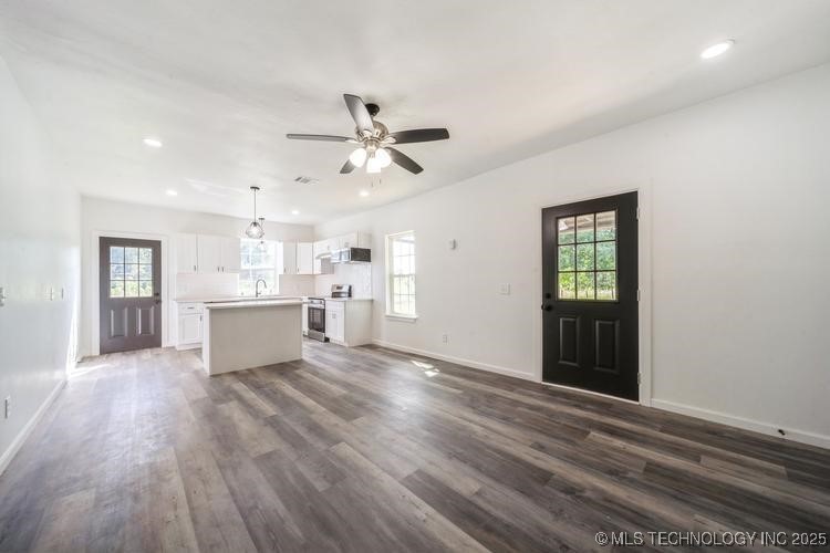 201 Ne Tignor Street Property Photo 3