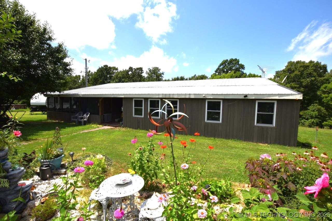 471983 E 783 Road Property Photo 1