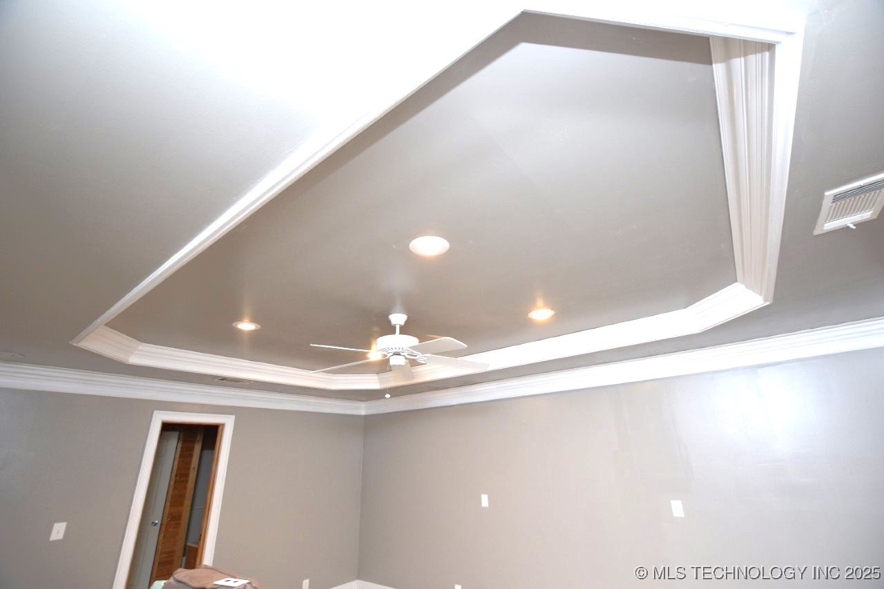 471983 E 783 Road Property Photo 5