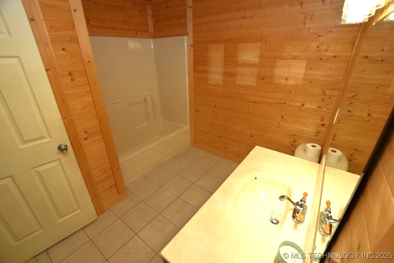 471983 E 783 Road Property Photo 17