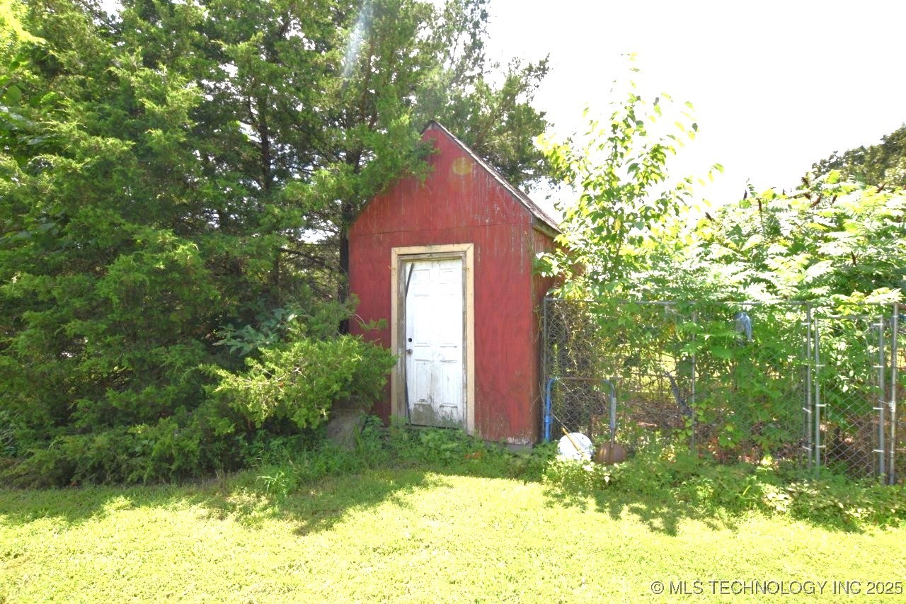 471983 E 783 Road Property Photo 48