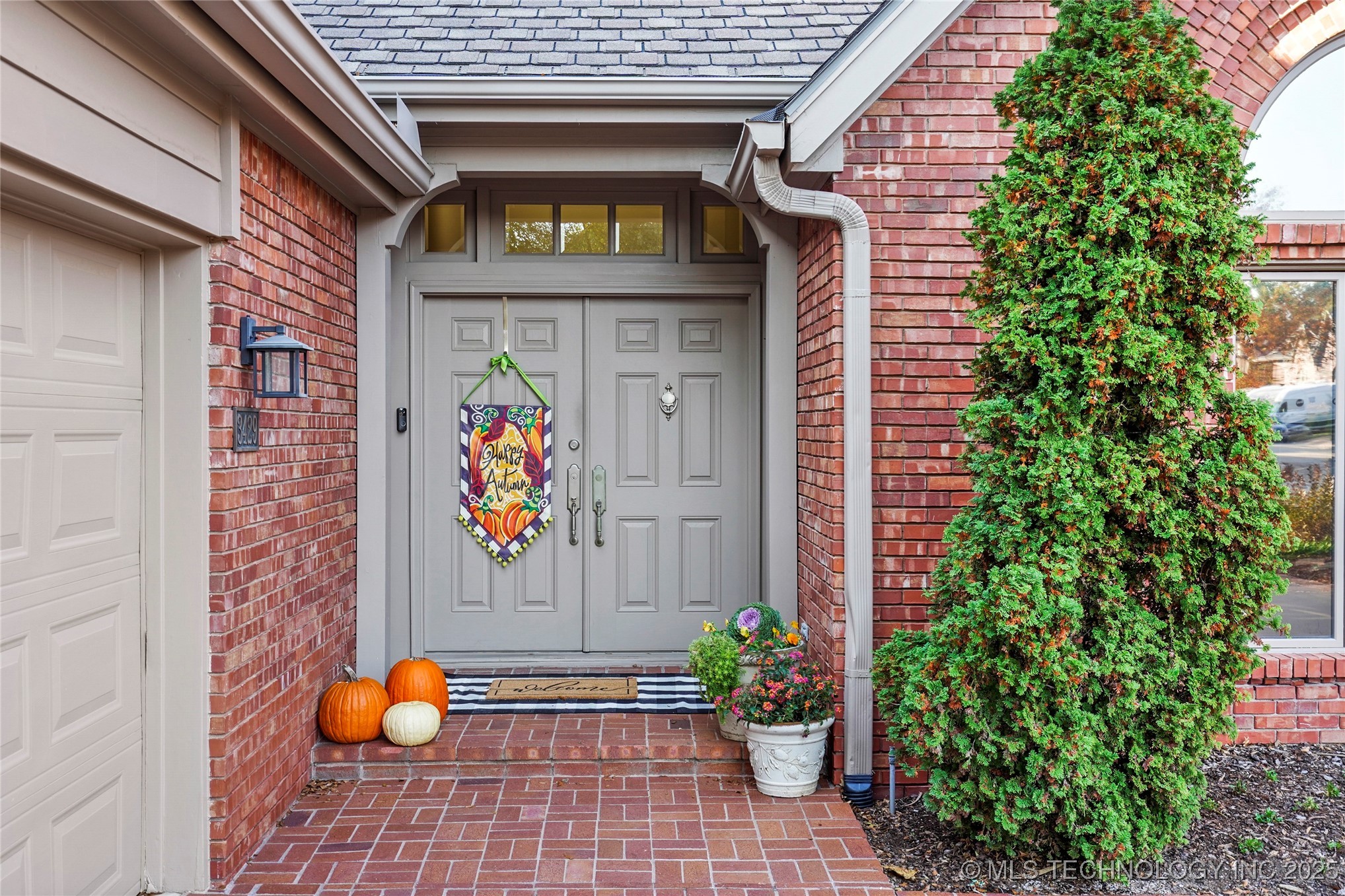 3429 E 58th Place Property Photo 2