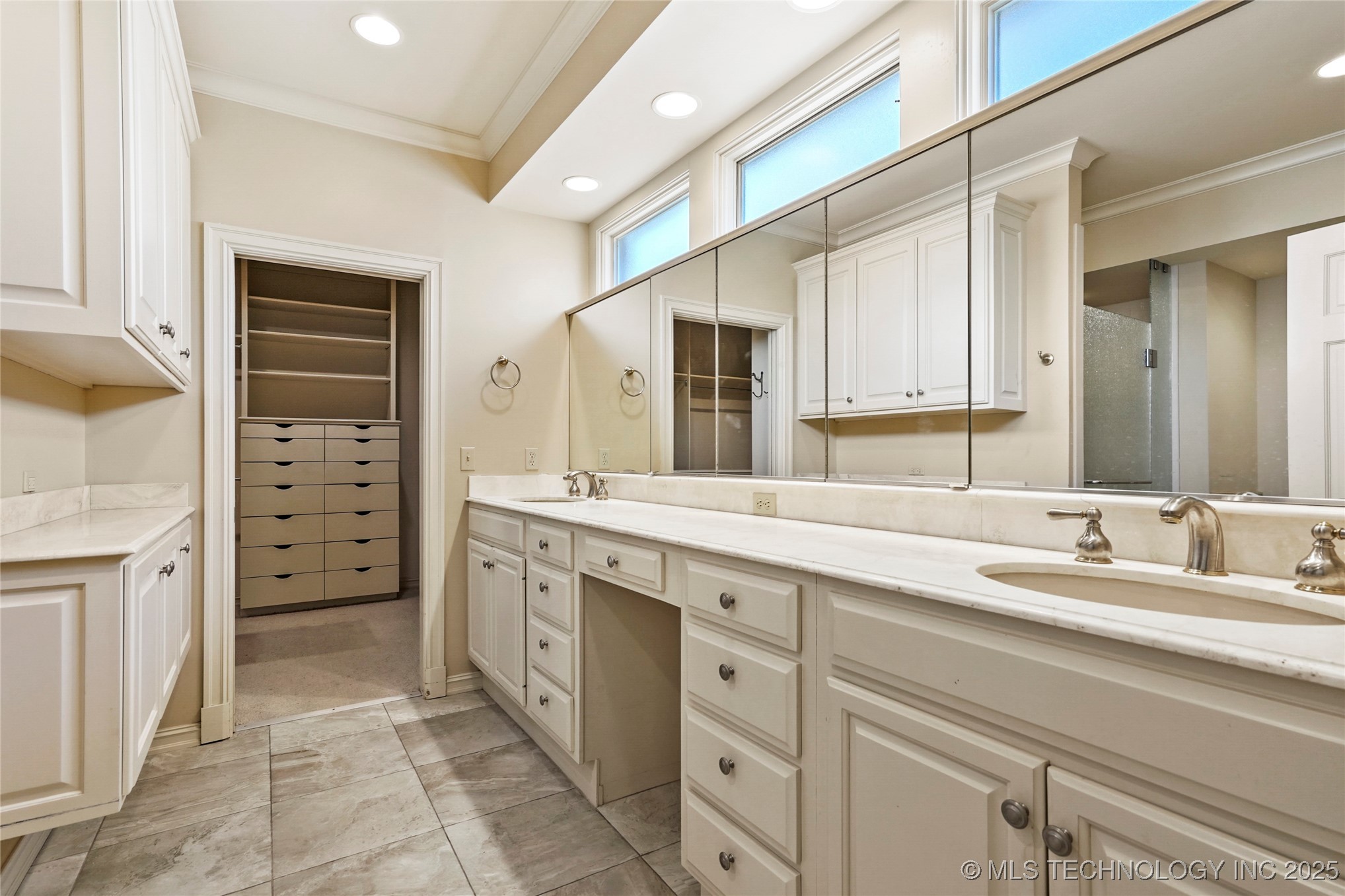 3429 E 58th Place Property Photo 12