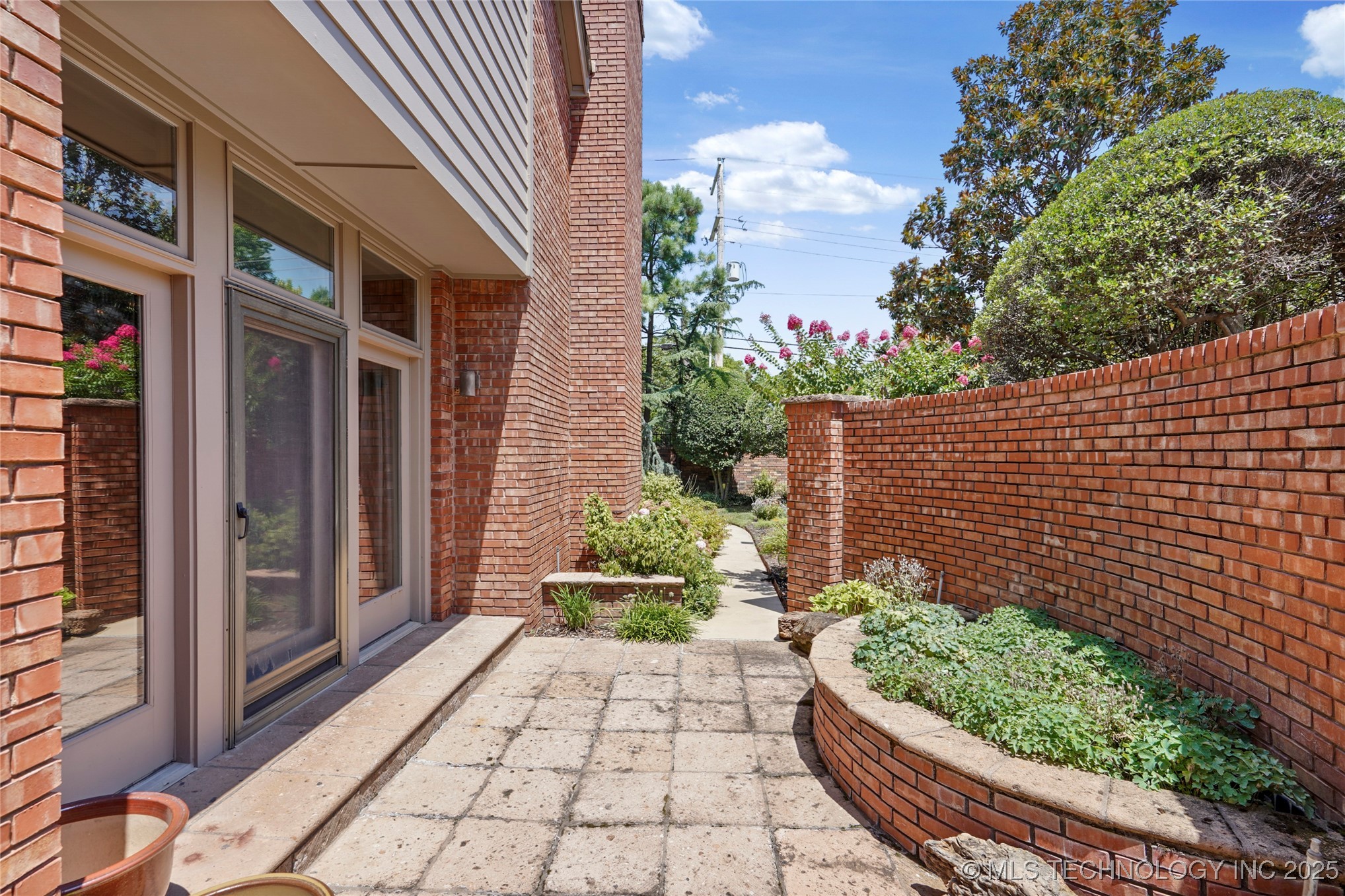 3429 E 58th Place Property Photo 34