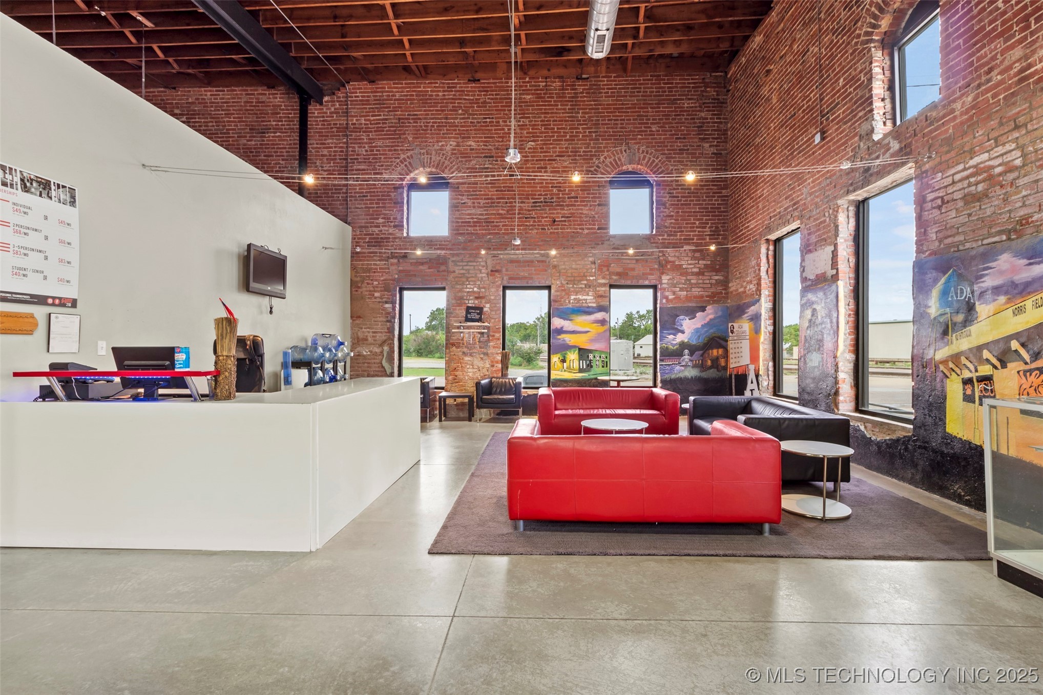 230 N Broadway Property Photo 12