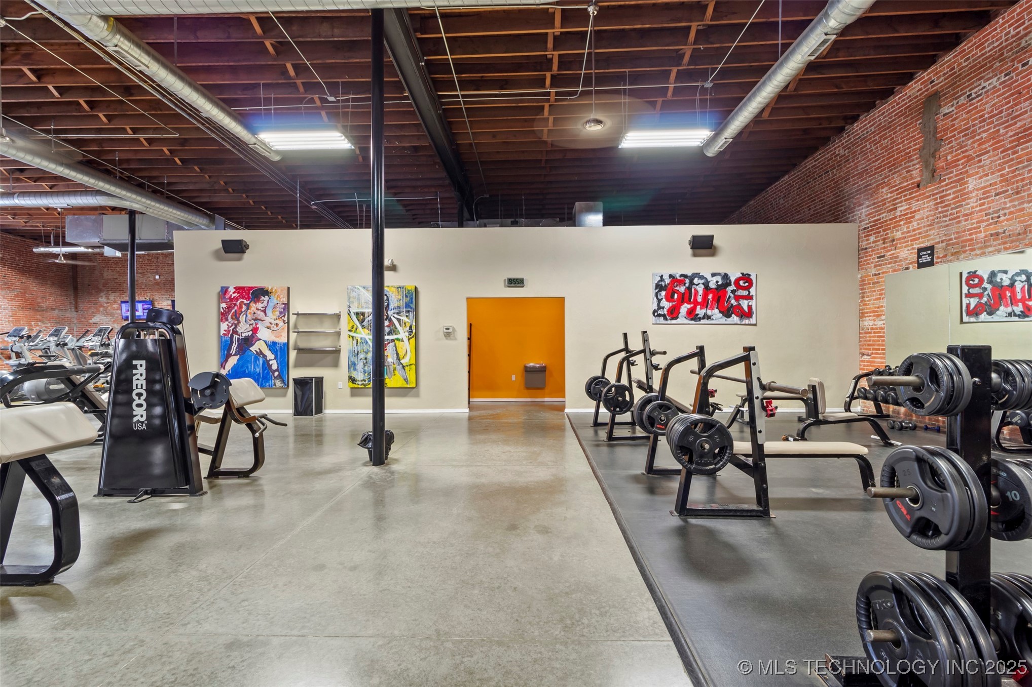 230 N Broadway Property Photo 13