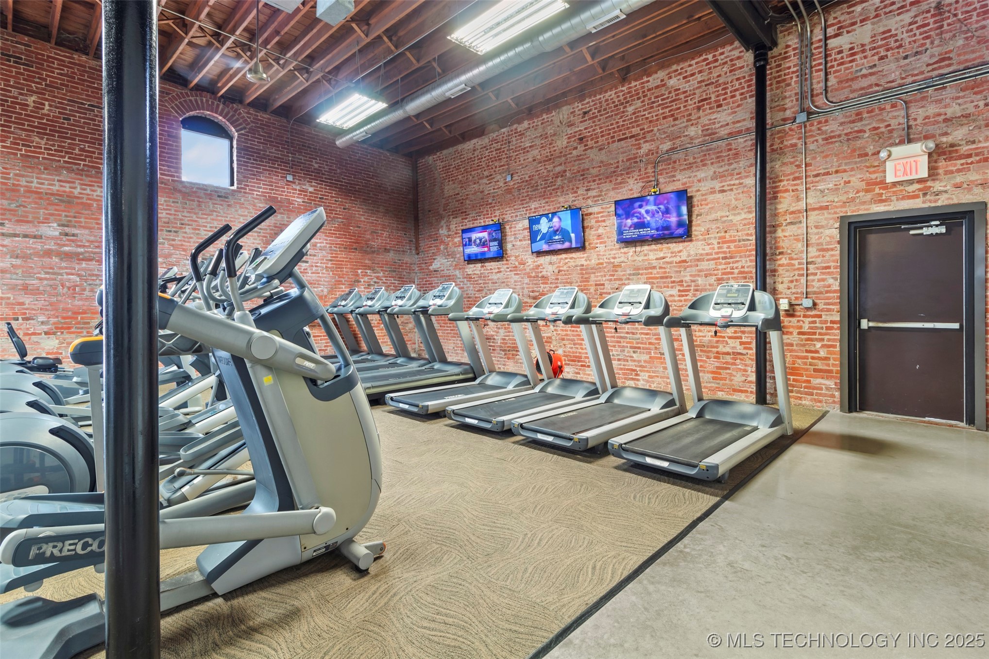 230 N Broadway Property Photo 22