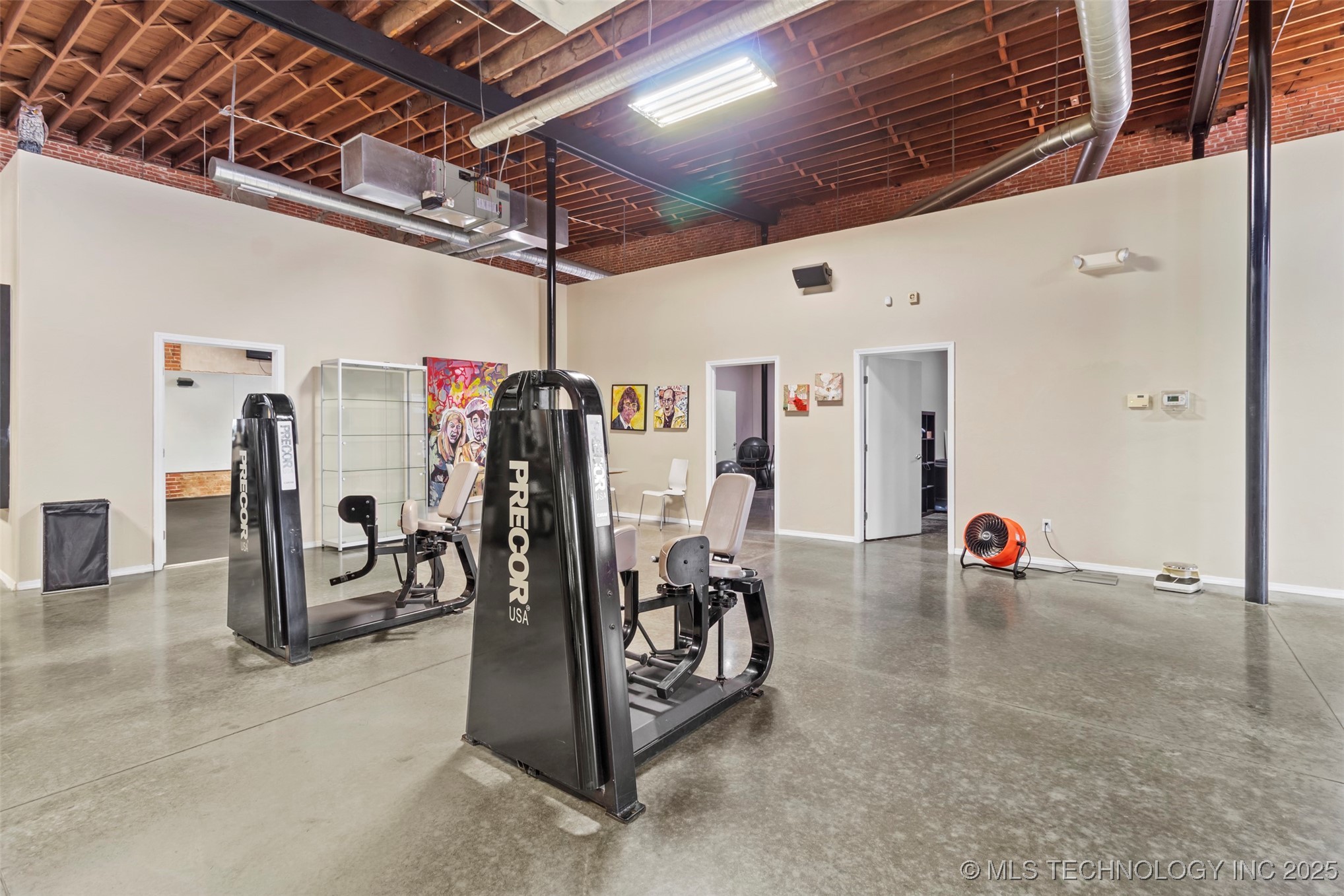 230 N Broadway Property Photo 25