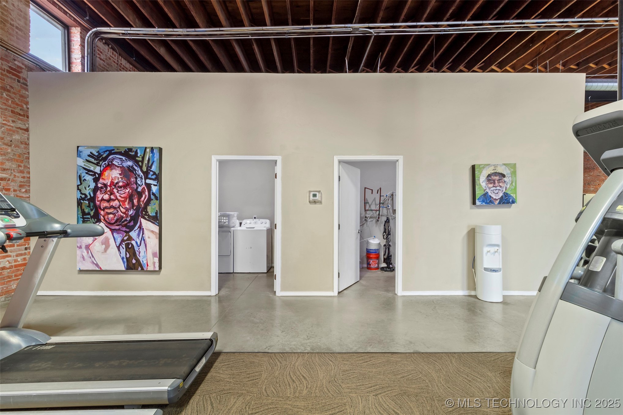 230 N Broadway Property Photo 26