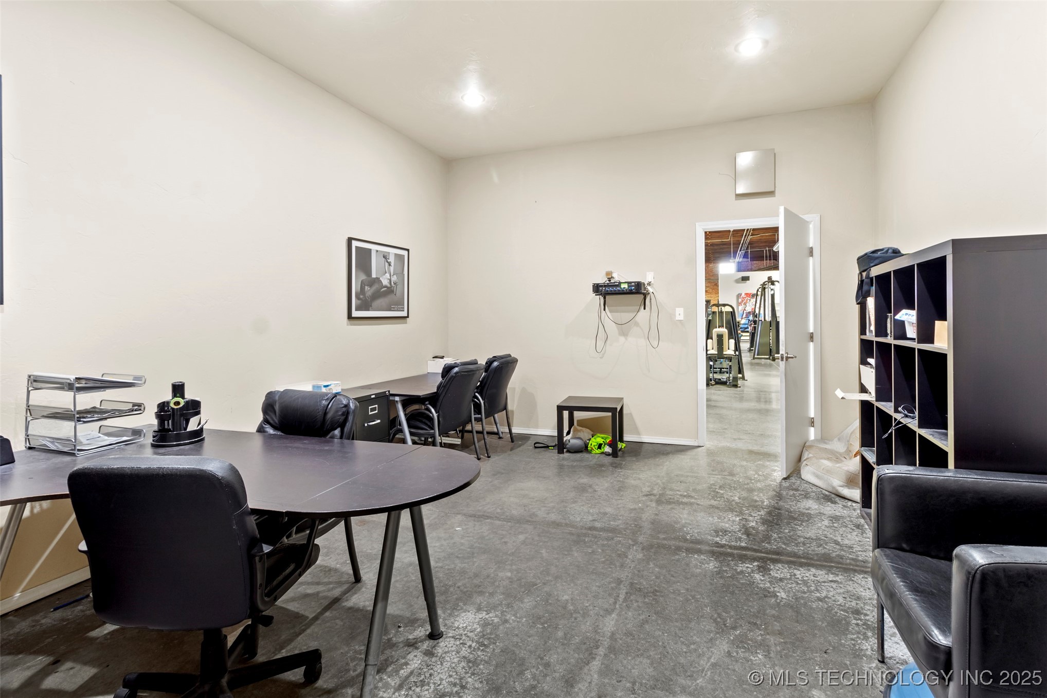 230 N Broadway Property Photo 27