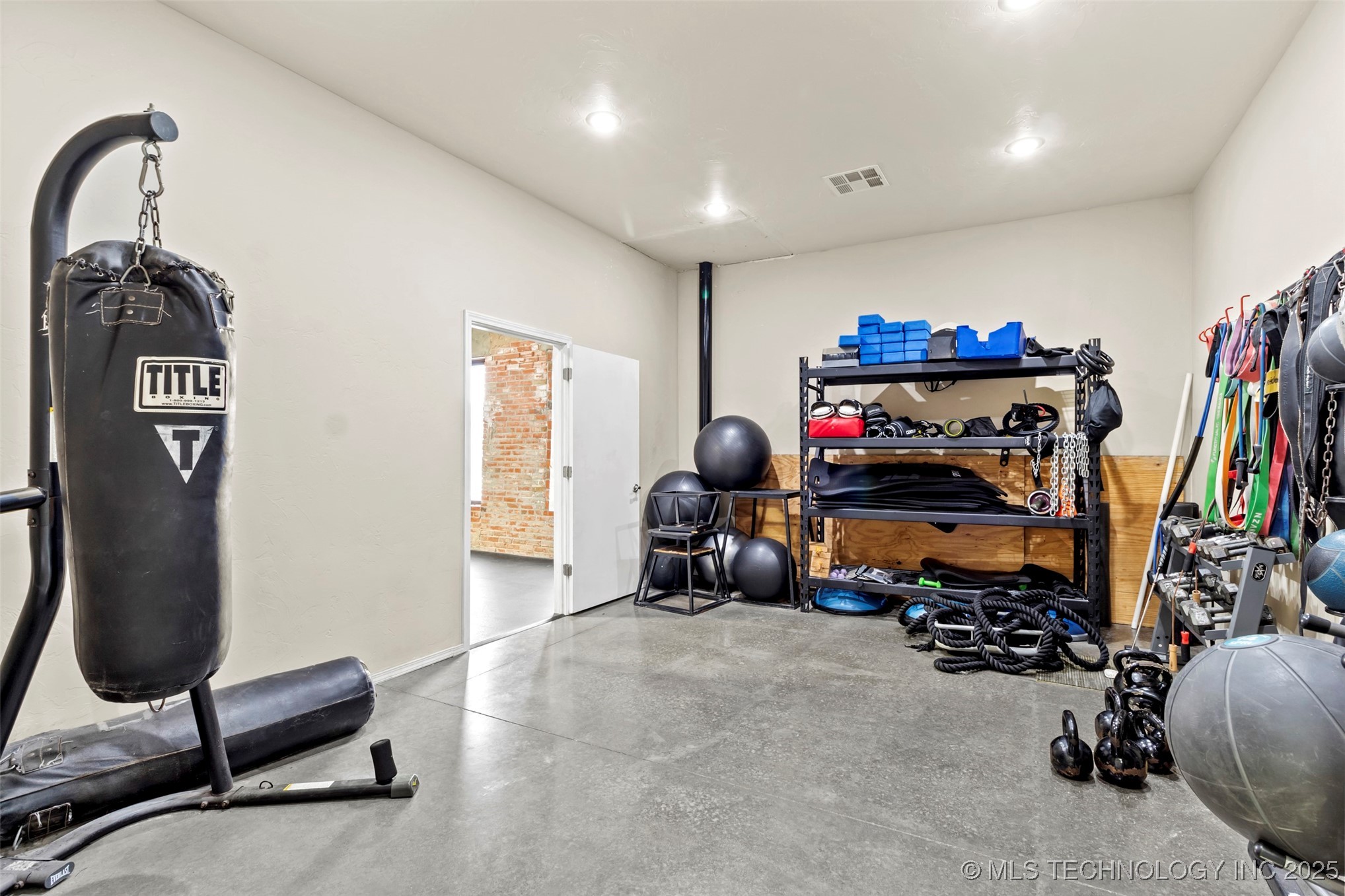 230 N Broadway Property Photo 29