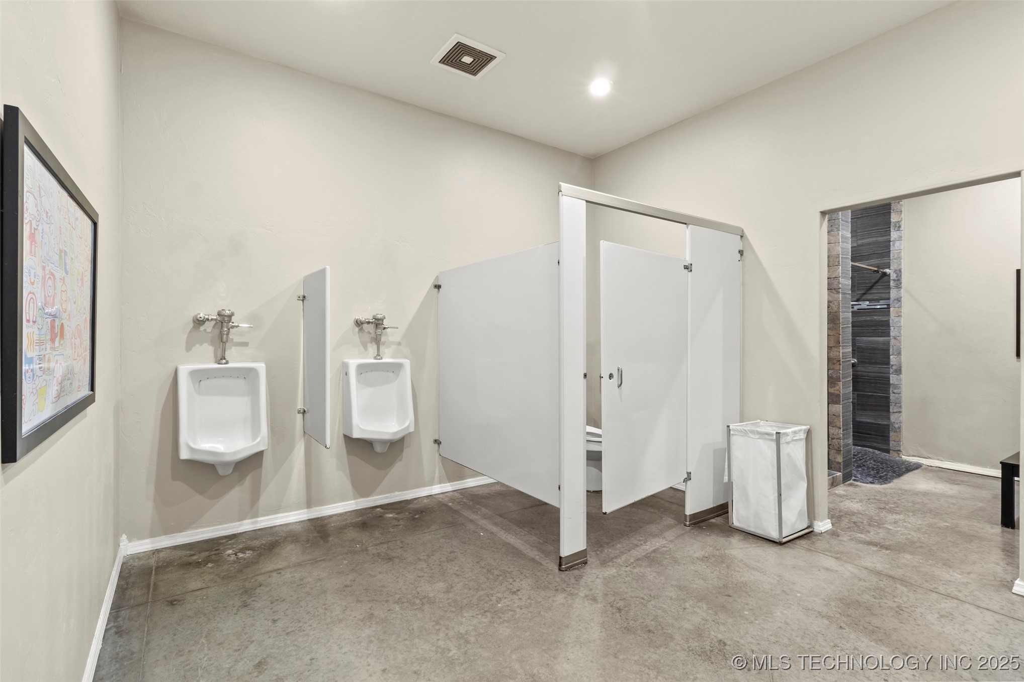 230 N Broadway Property Photo 37