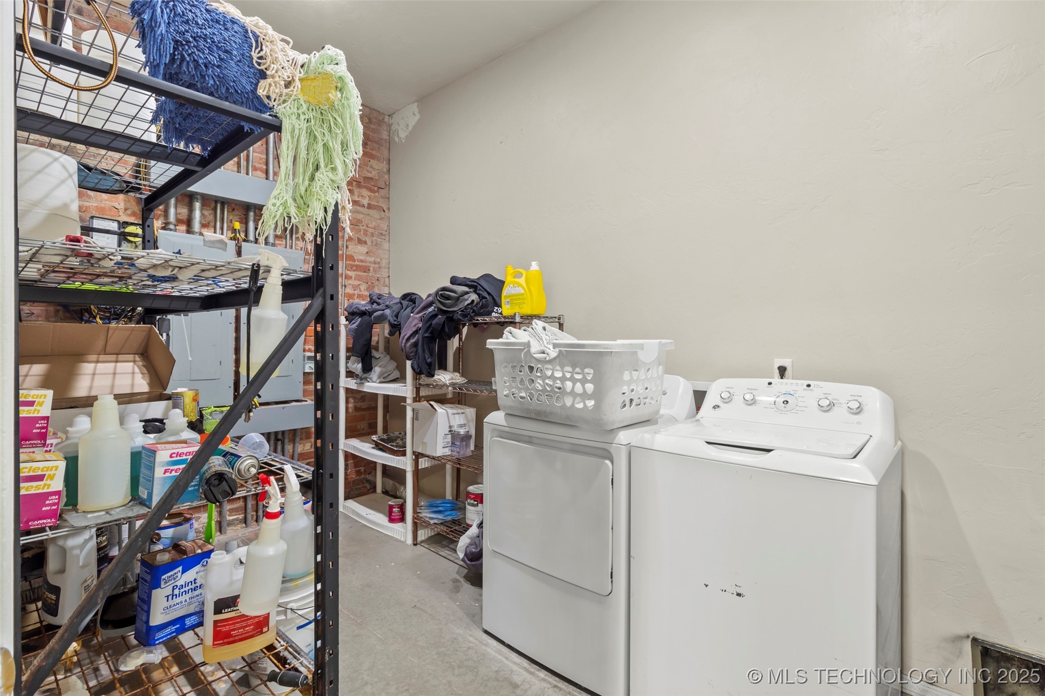 230 N Broadway Property Photo 38