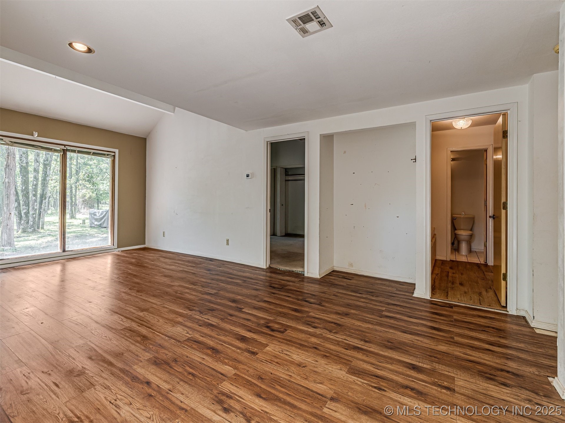 912 Summit Ridge Court Property Photo 12