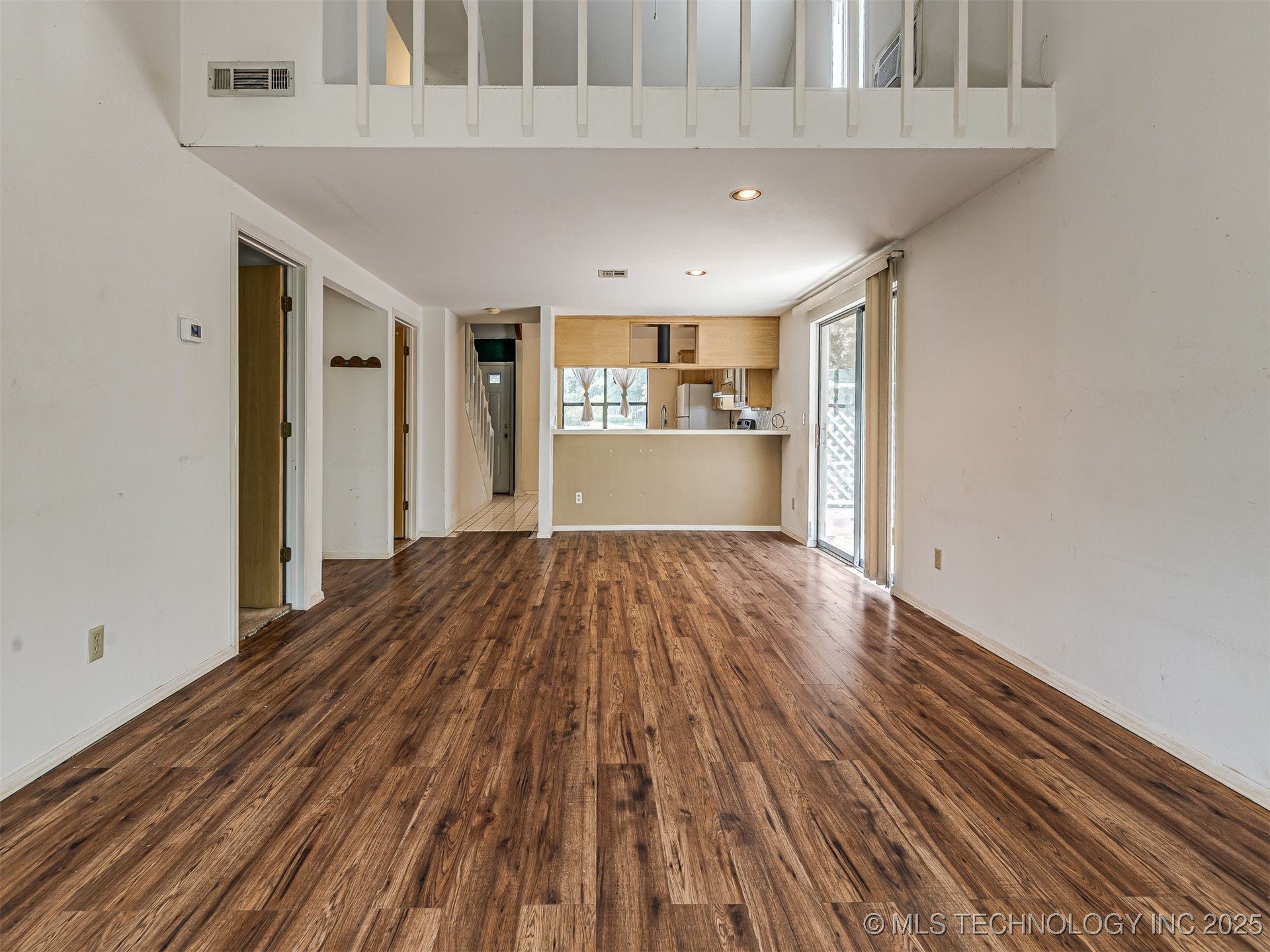 912 Summit Ridge Court Property Photo 13